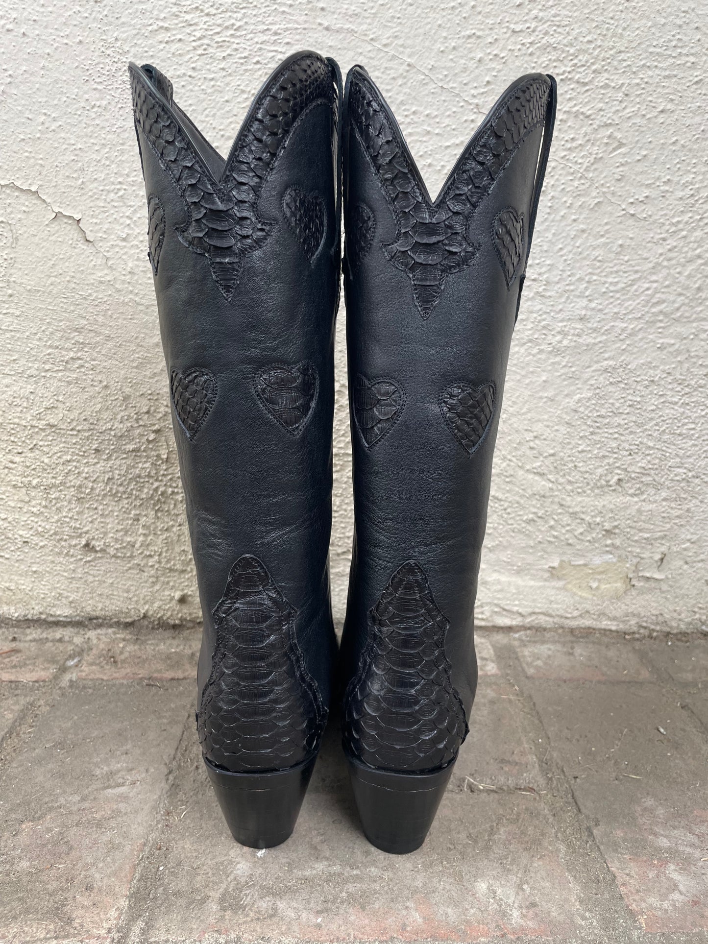 14” Hearts En Noir Python Western
