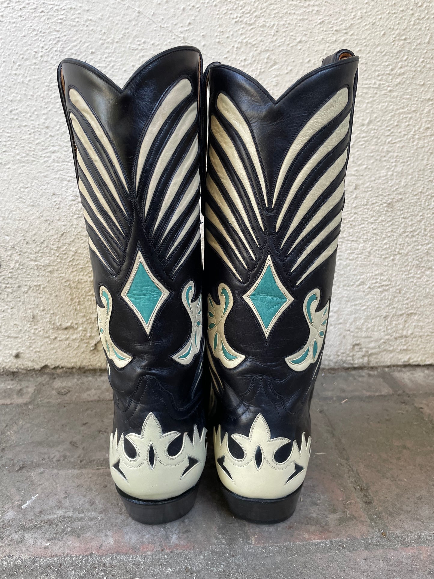 Lefty Noir and Cremé