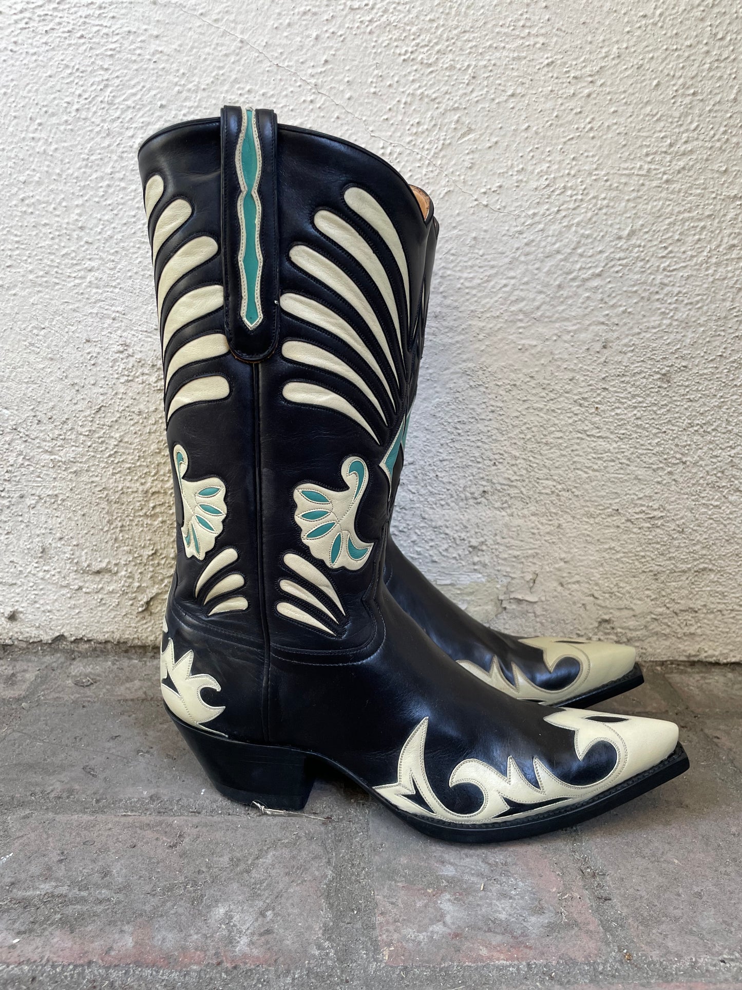 Lefty Noir and Cremé