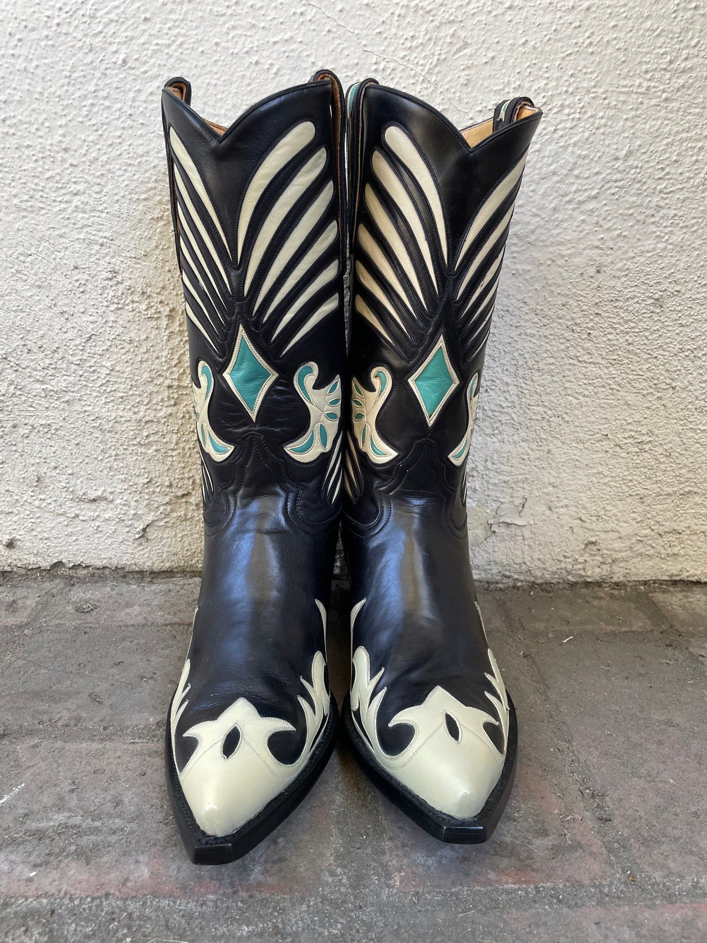 Lefty Noir and Cremé