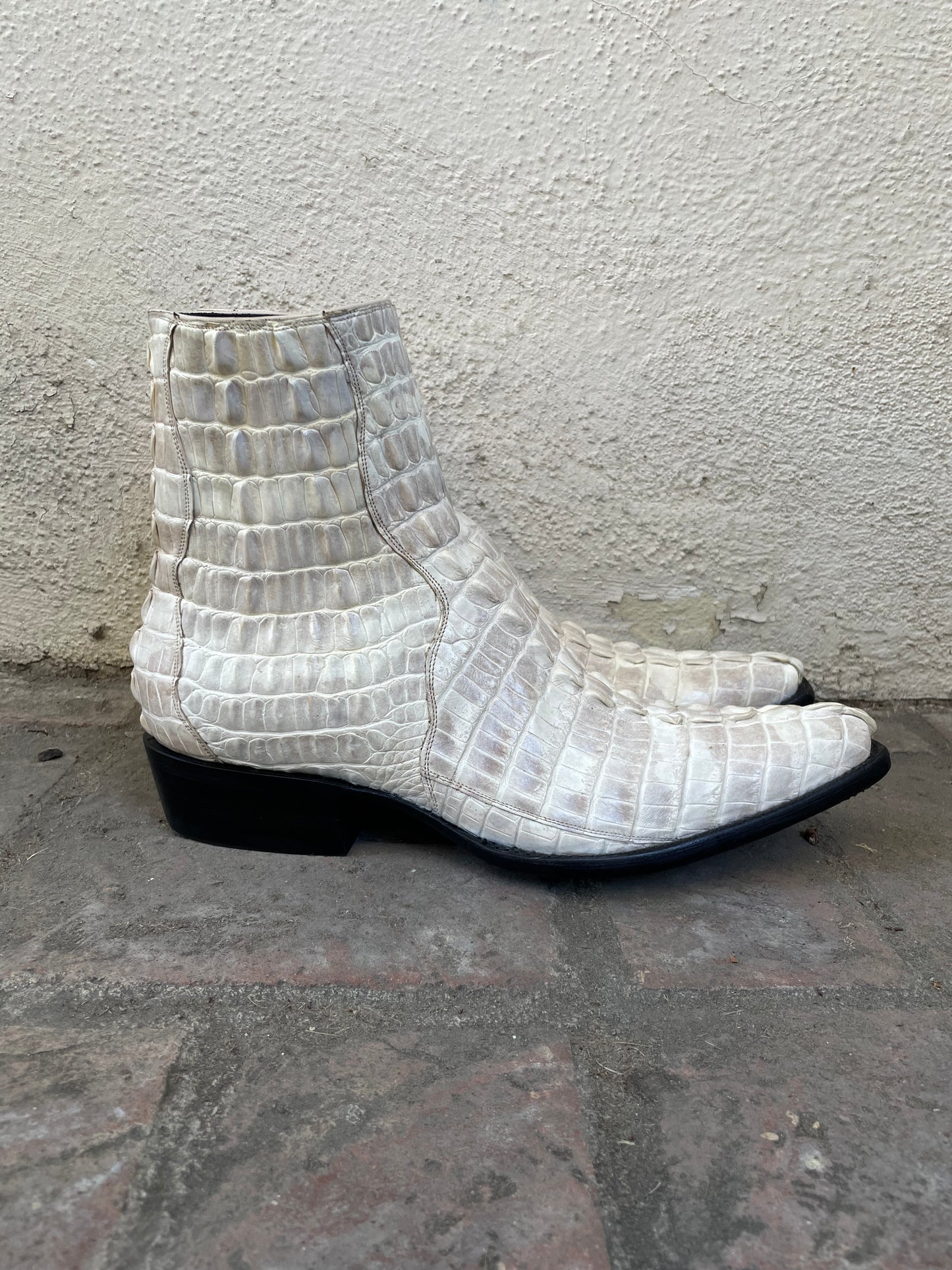 Full Antiqued Bone HB Gator Tail Zip