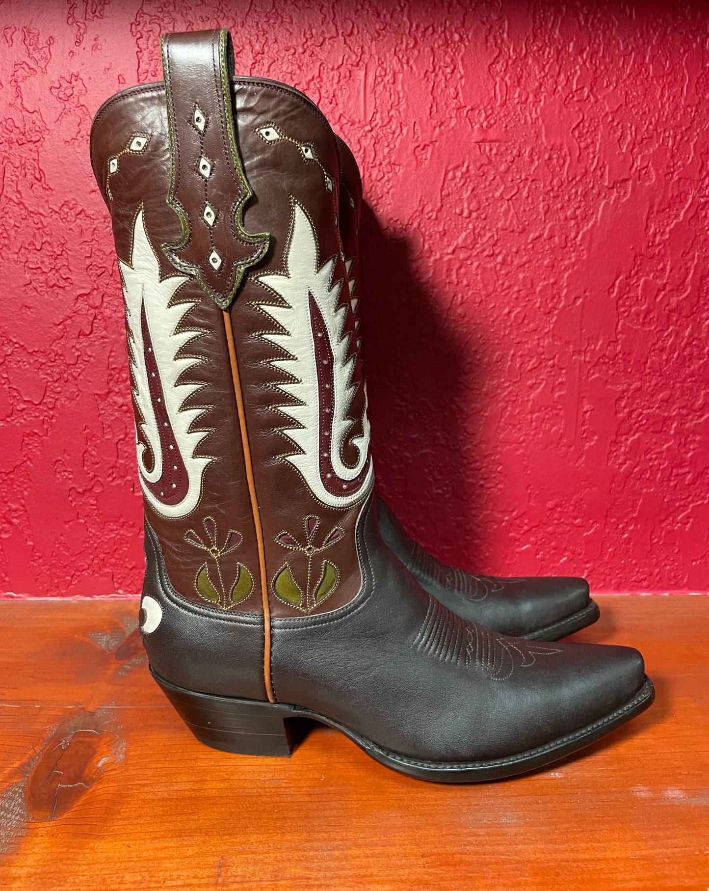 Fleur De Lis Vintage Americana Cowgirl