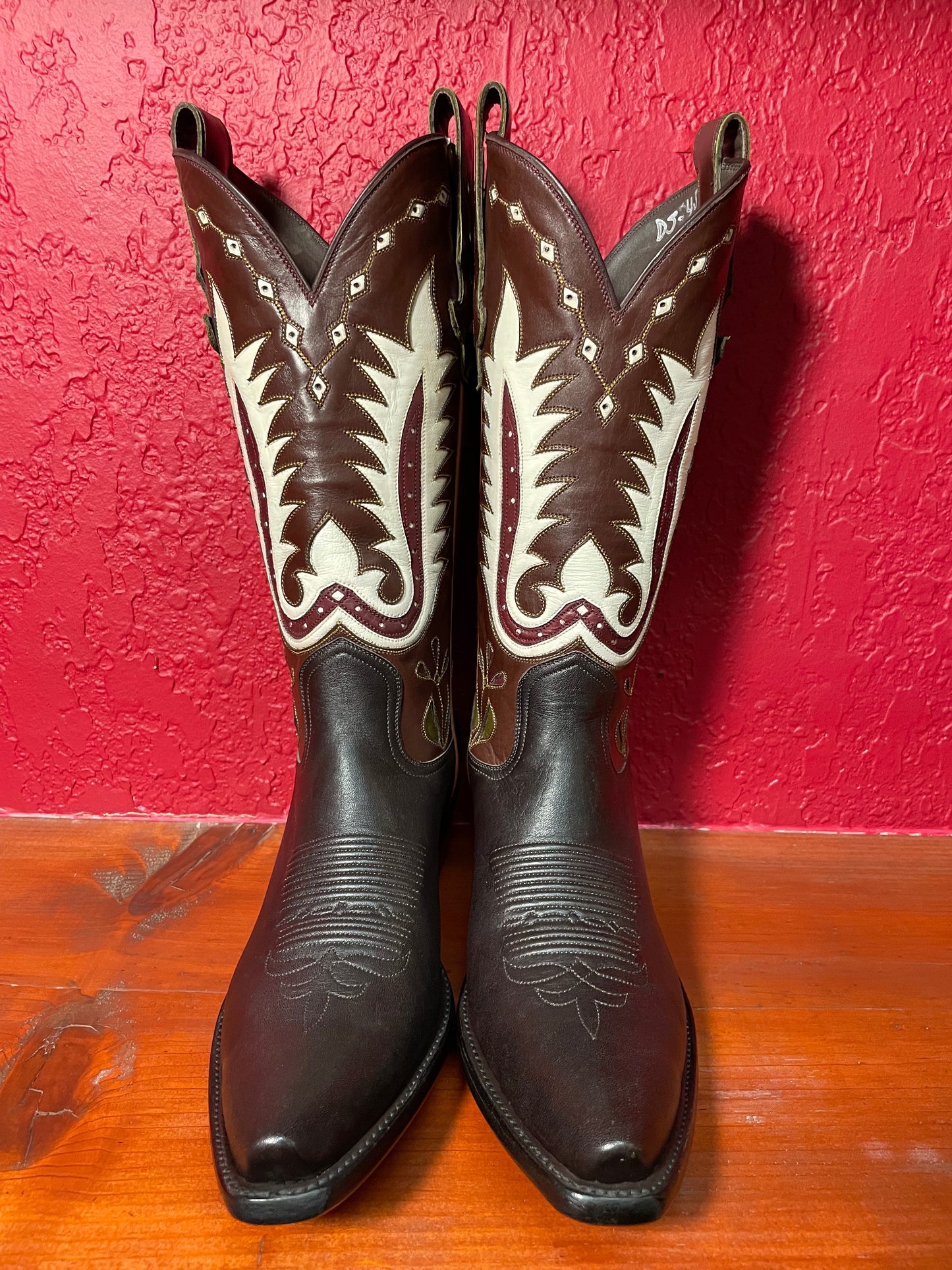 Fleur De Lis Vintage Americana Cowgirl