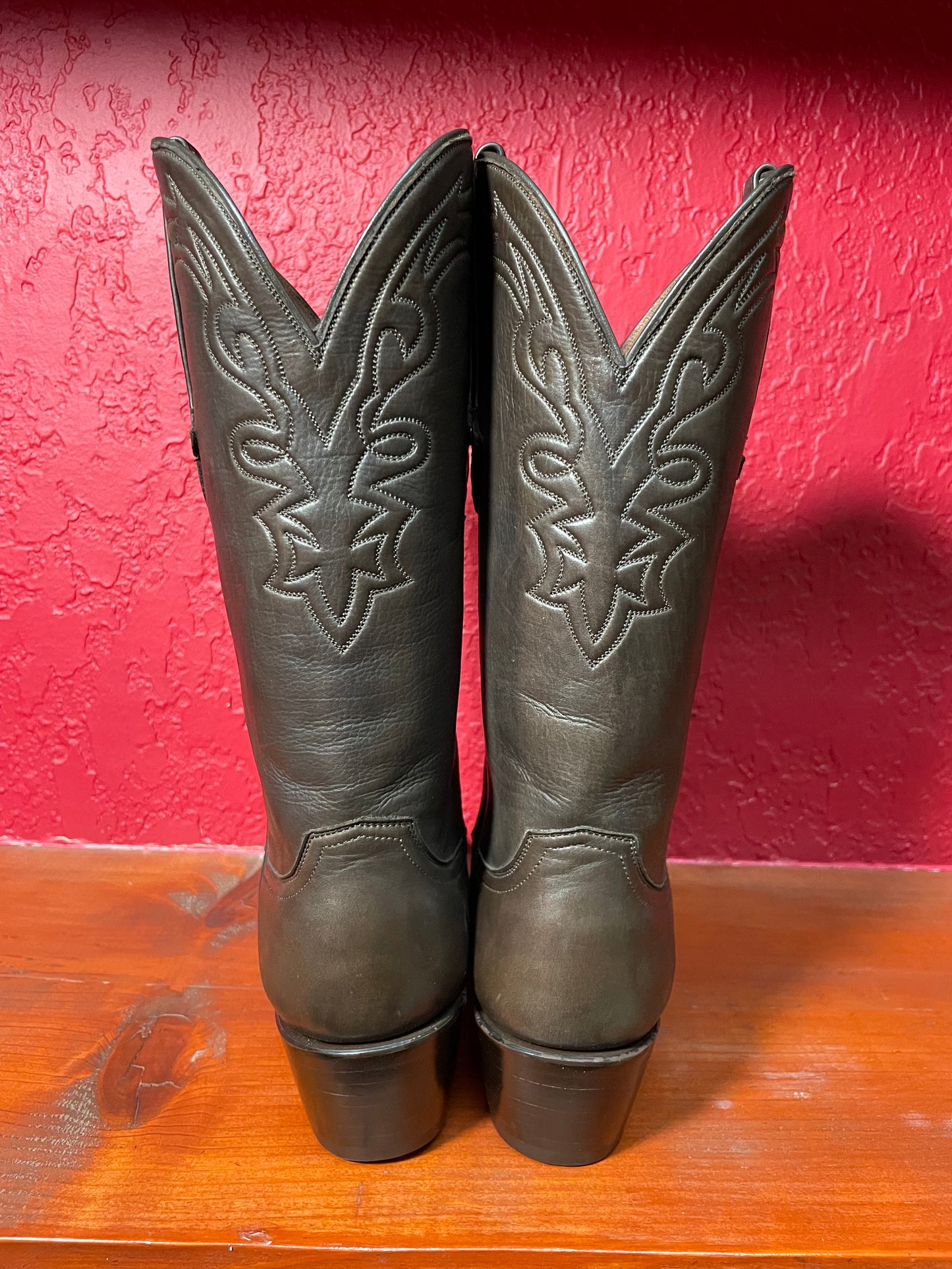Chocolát Baby Calfskin Classique Cowgirl