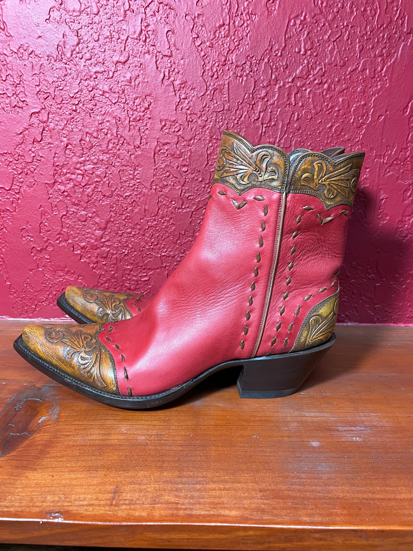 Rouge Handtooled Zorro