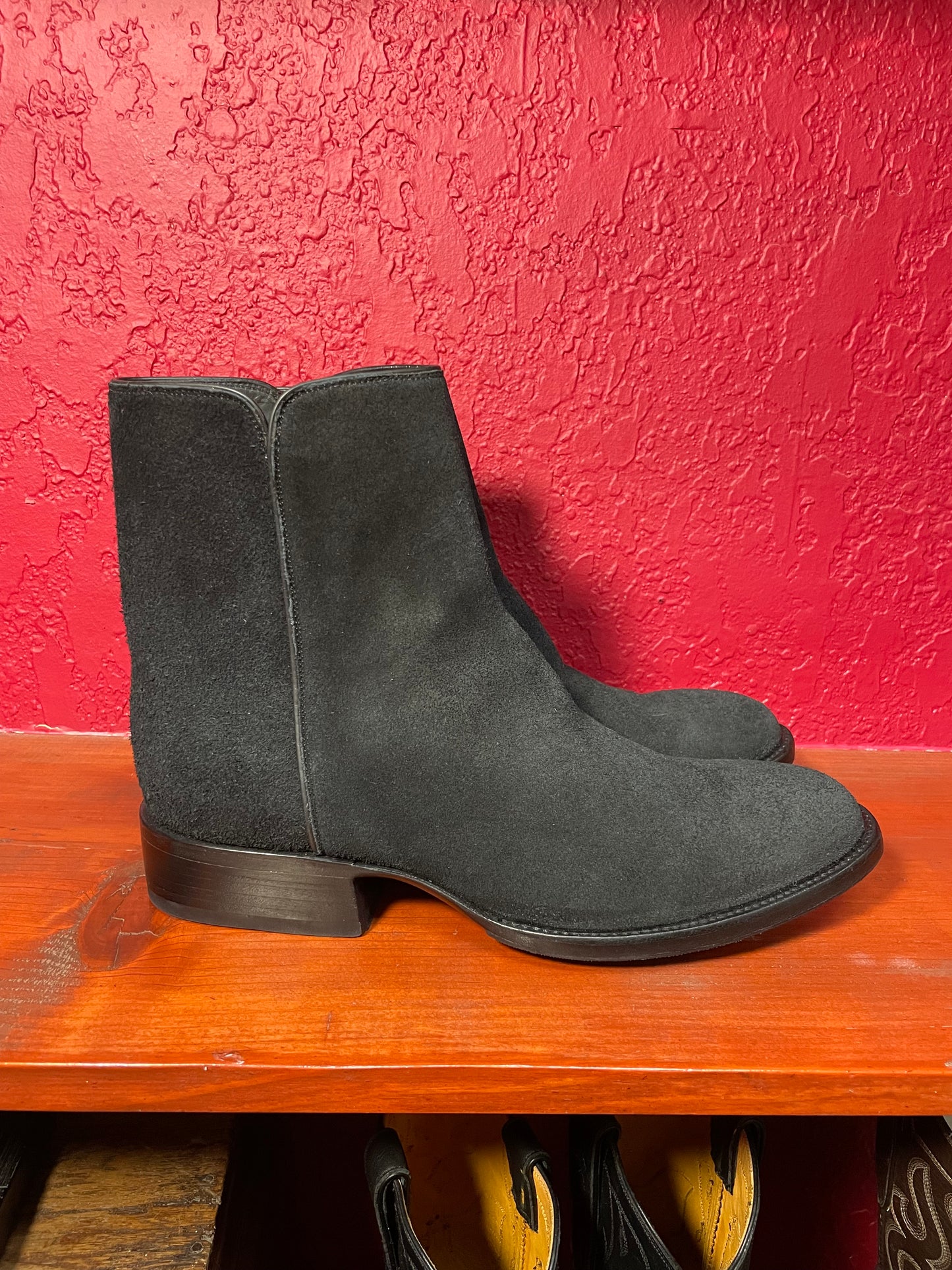 Noir Roughout Ankle Zip