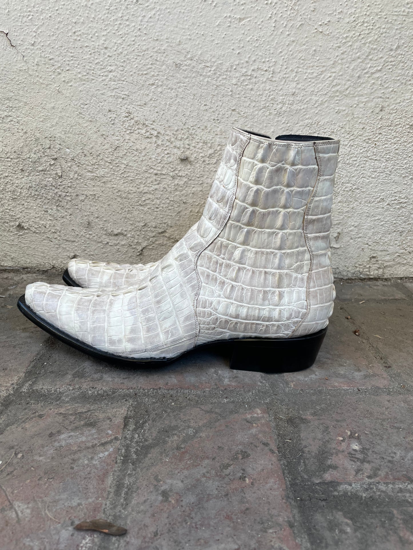 Full Antiqued Bone HB Gator Tail Zip