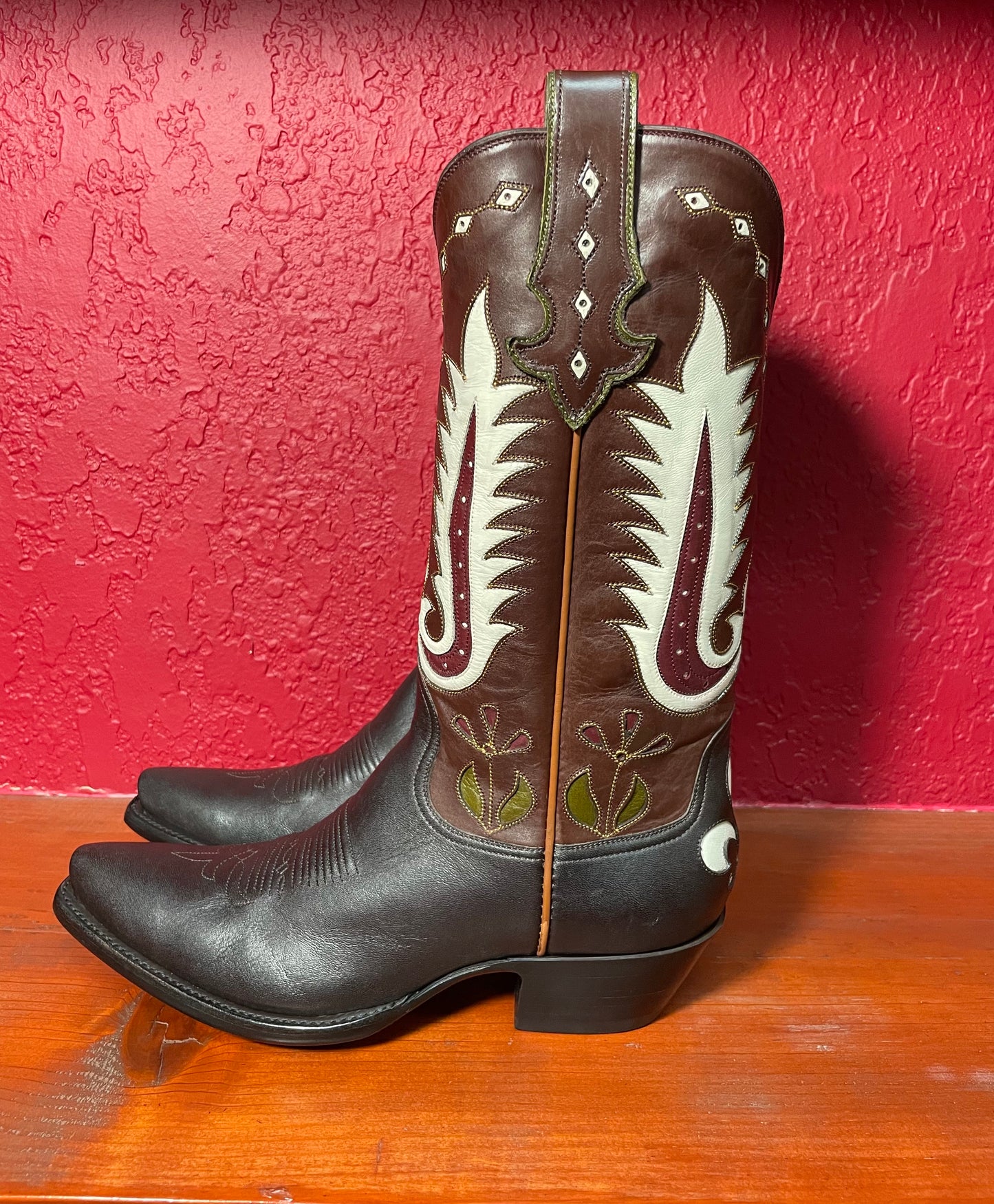 Fleur De Lis Vintage Americana Cowgirl