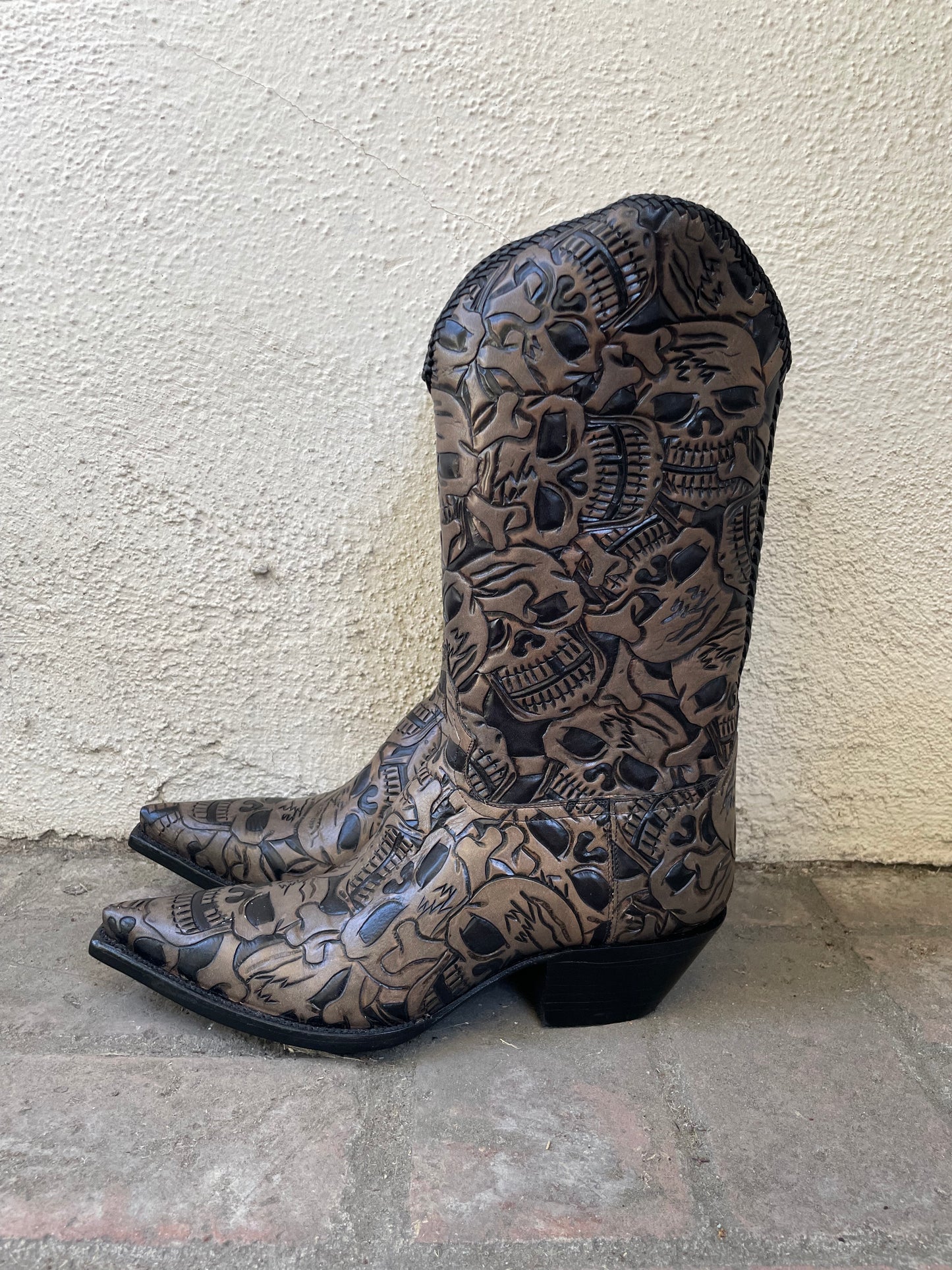 62 Muertos Black Death