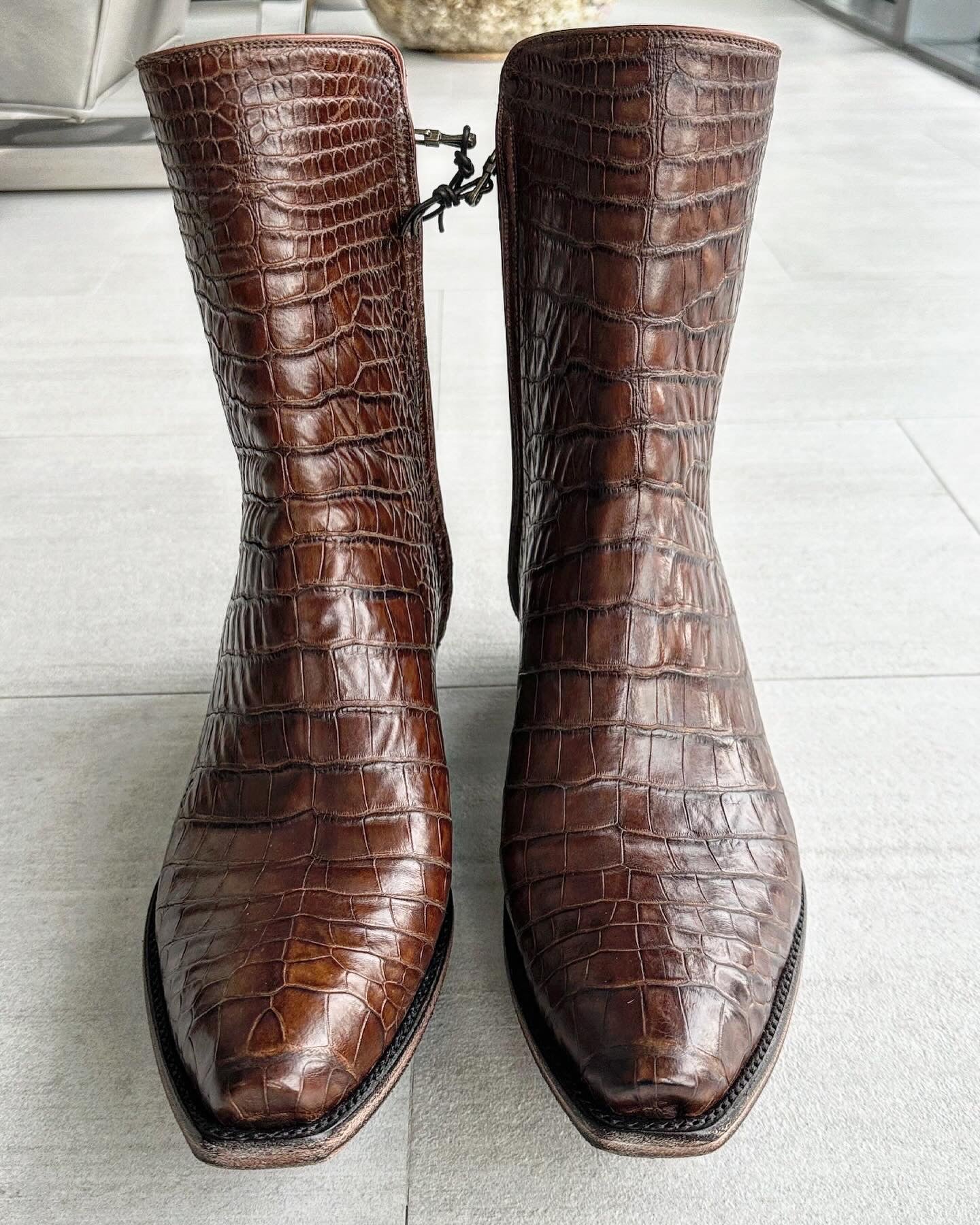 9” Bourbon American Alligator Belly Zip