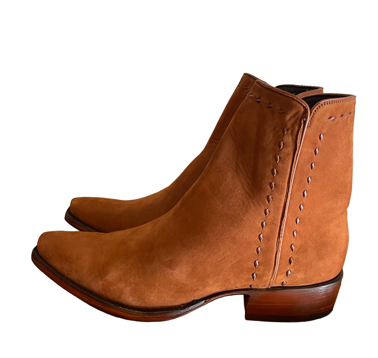 Nubuck Zip with Buckstitch in Cognac