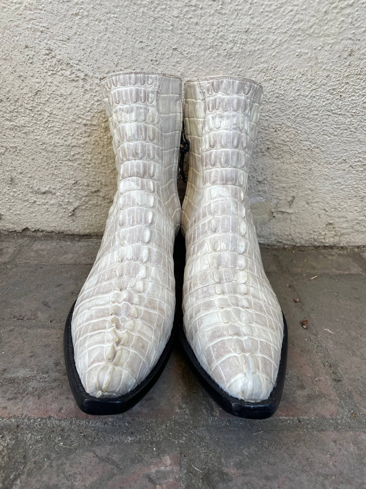 Full Antiqued Bone HB Gator Tail Zip