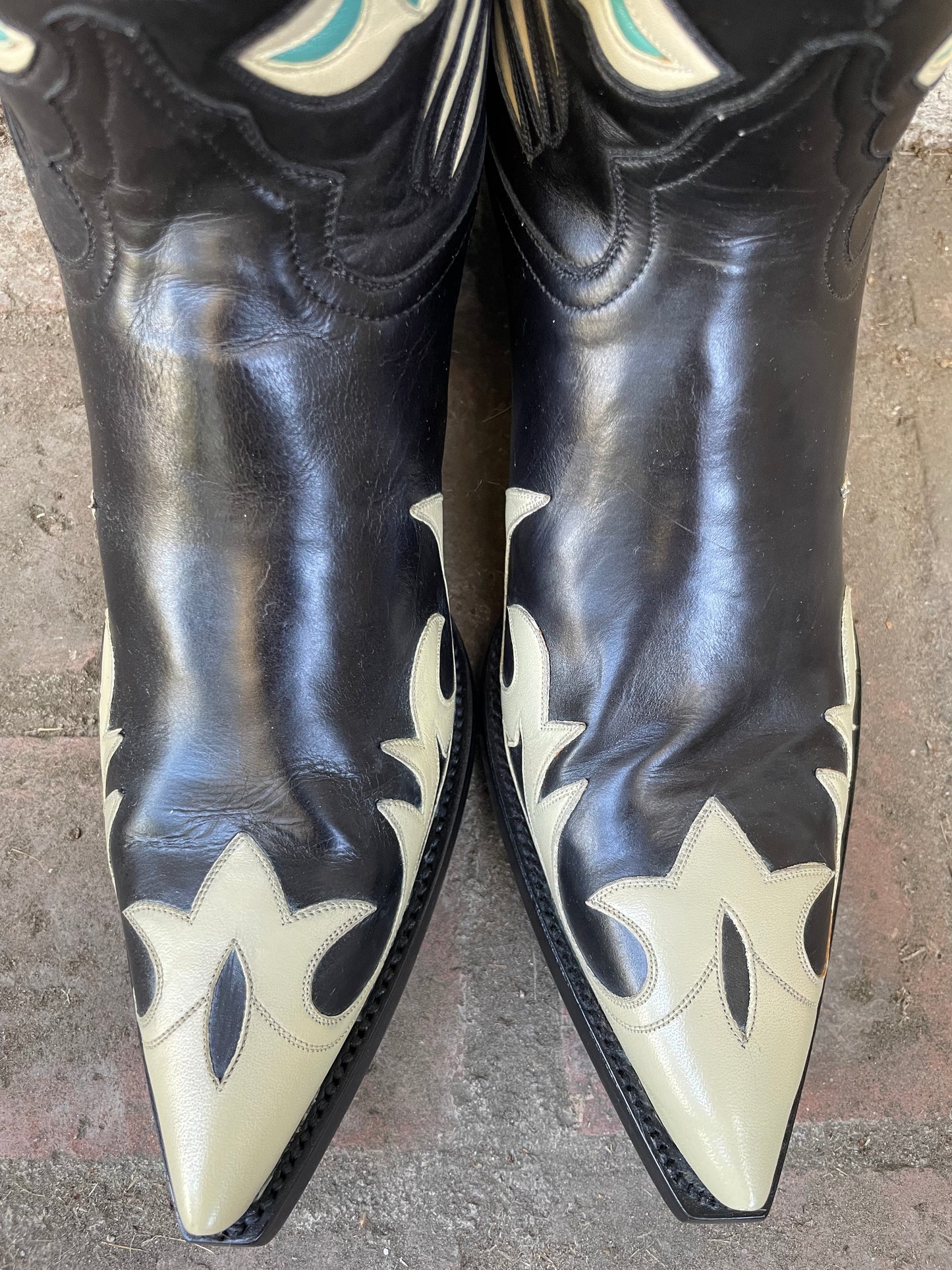 Lefty Noir and Cremé