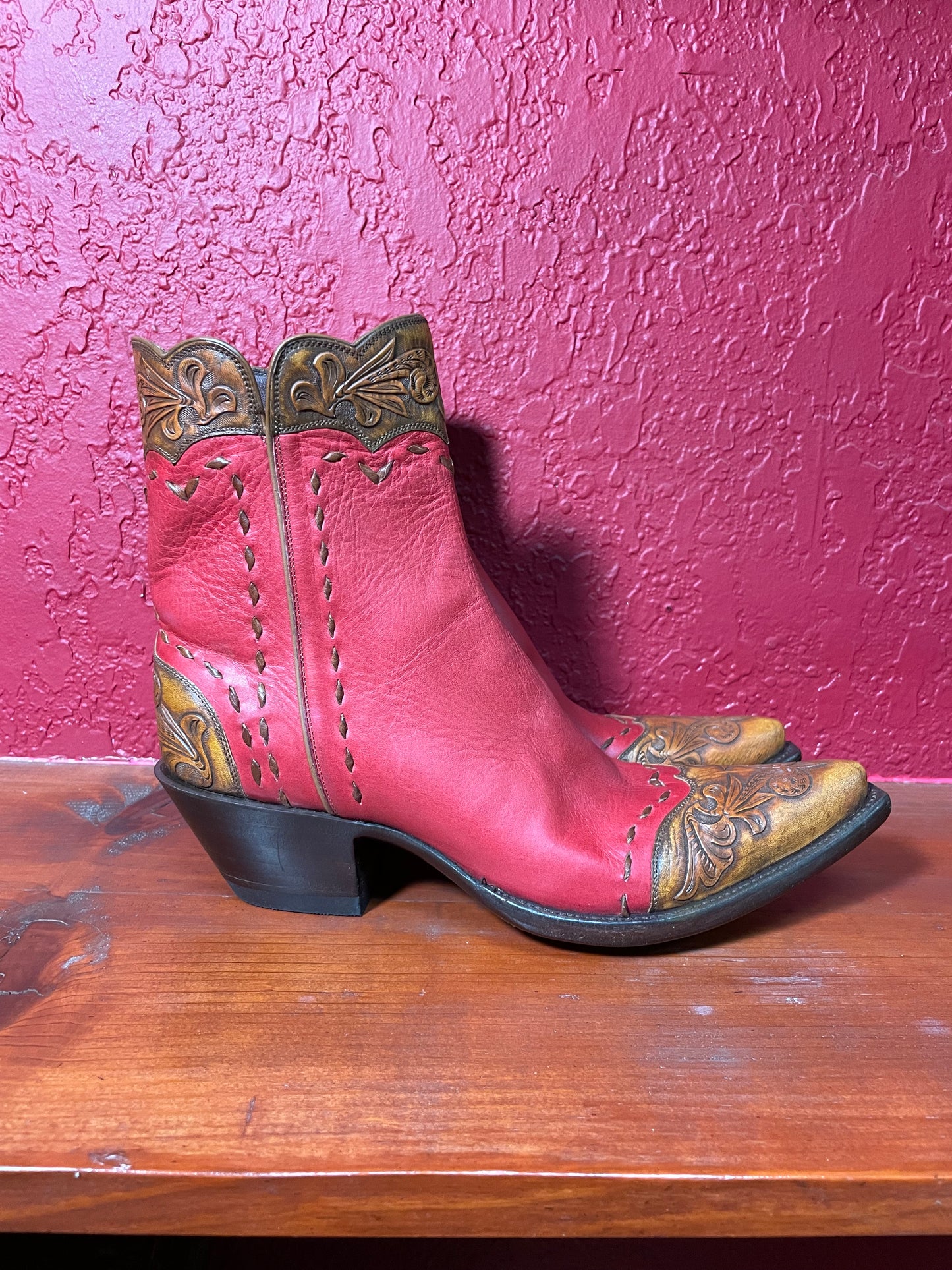 Rouge Handtooled Zorro