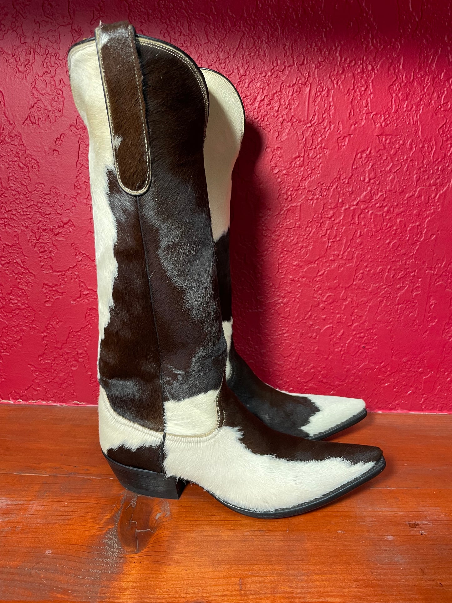 Blanc Et Chocolát Hair-On Calf Tall Cowgirl (Vintage)