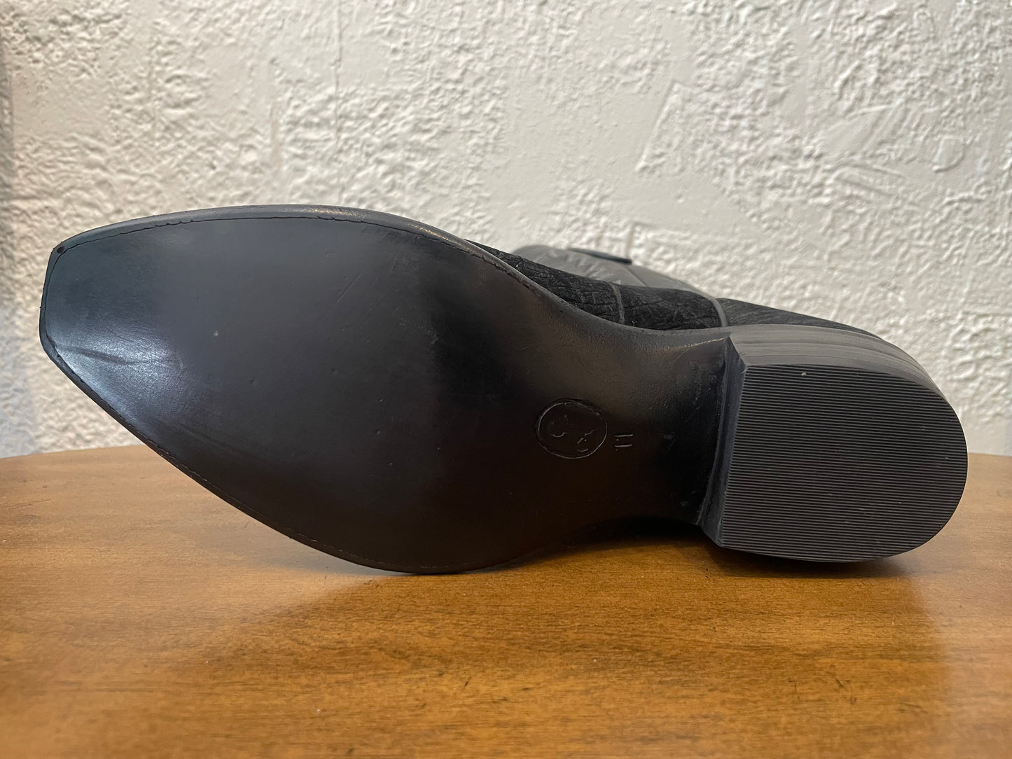 Hippo with Calfskin Western in Noir