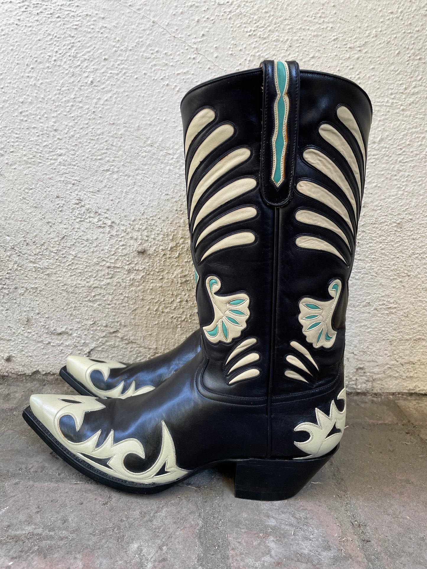 Lefty Noir and Cremé