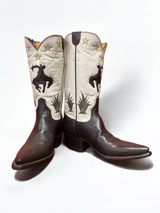 Blanc Bucky Bronco Cowgirl