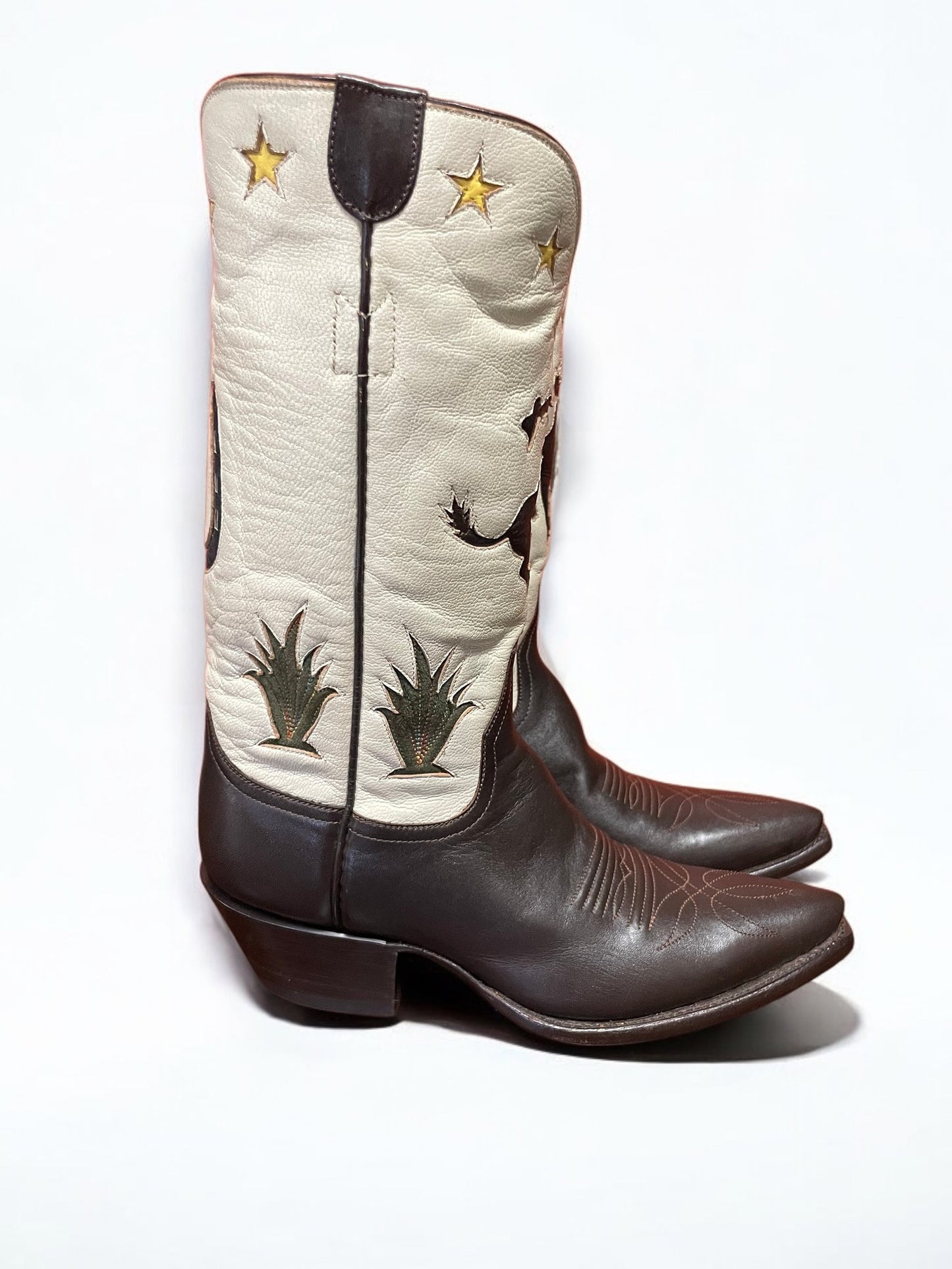 Blanc Bucky Bronco Cowgirl