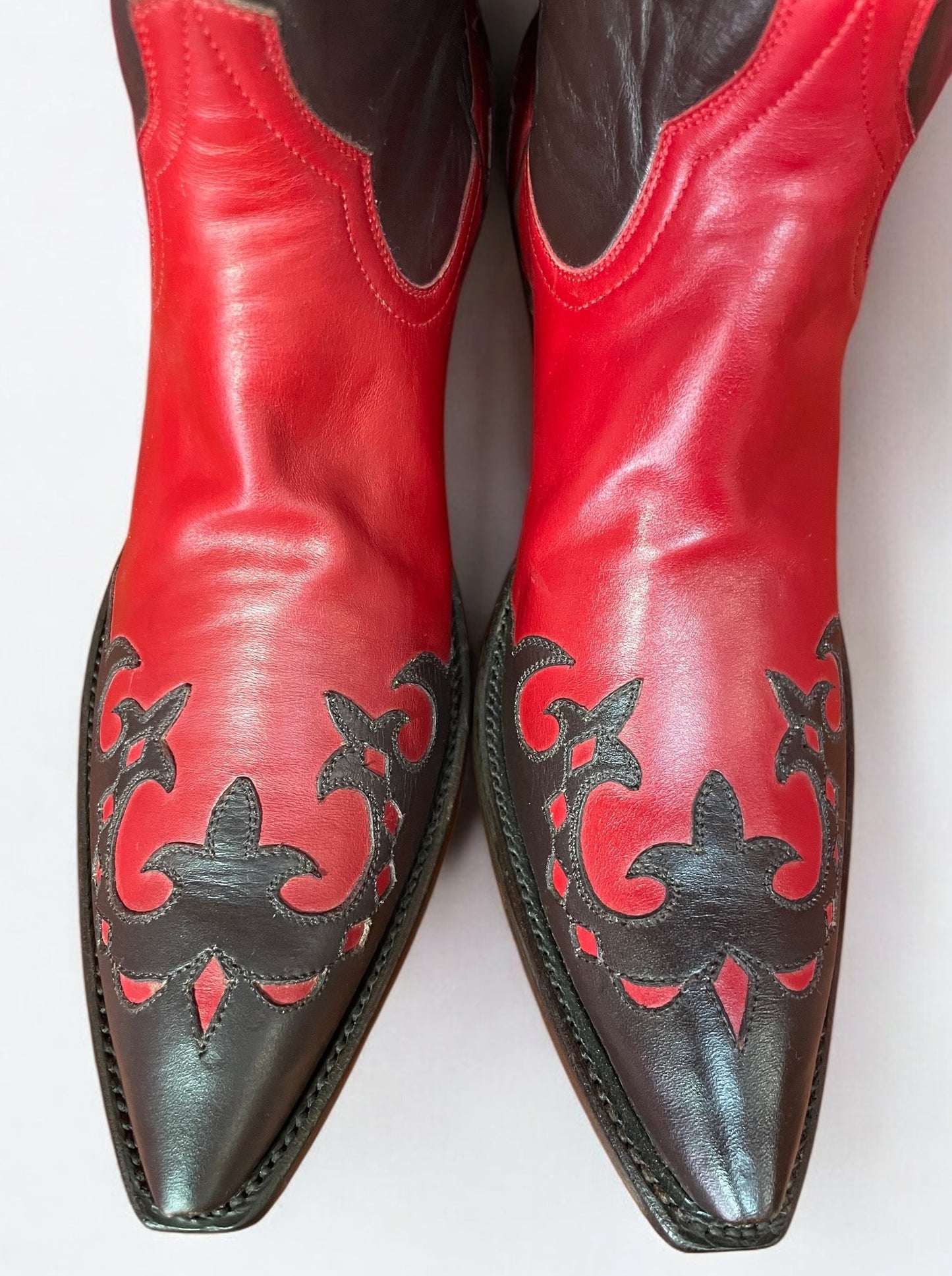 Sunburst Cowgirl in Rouge and Chocolate