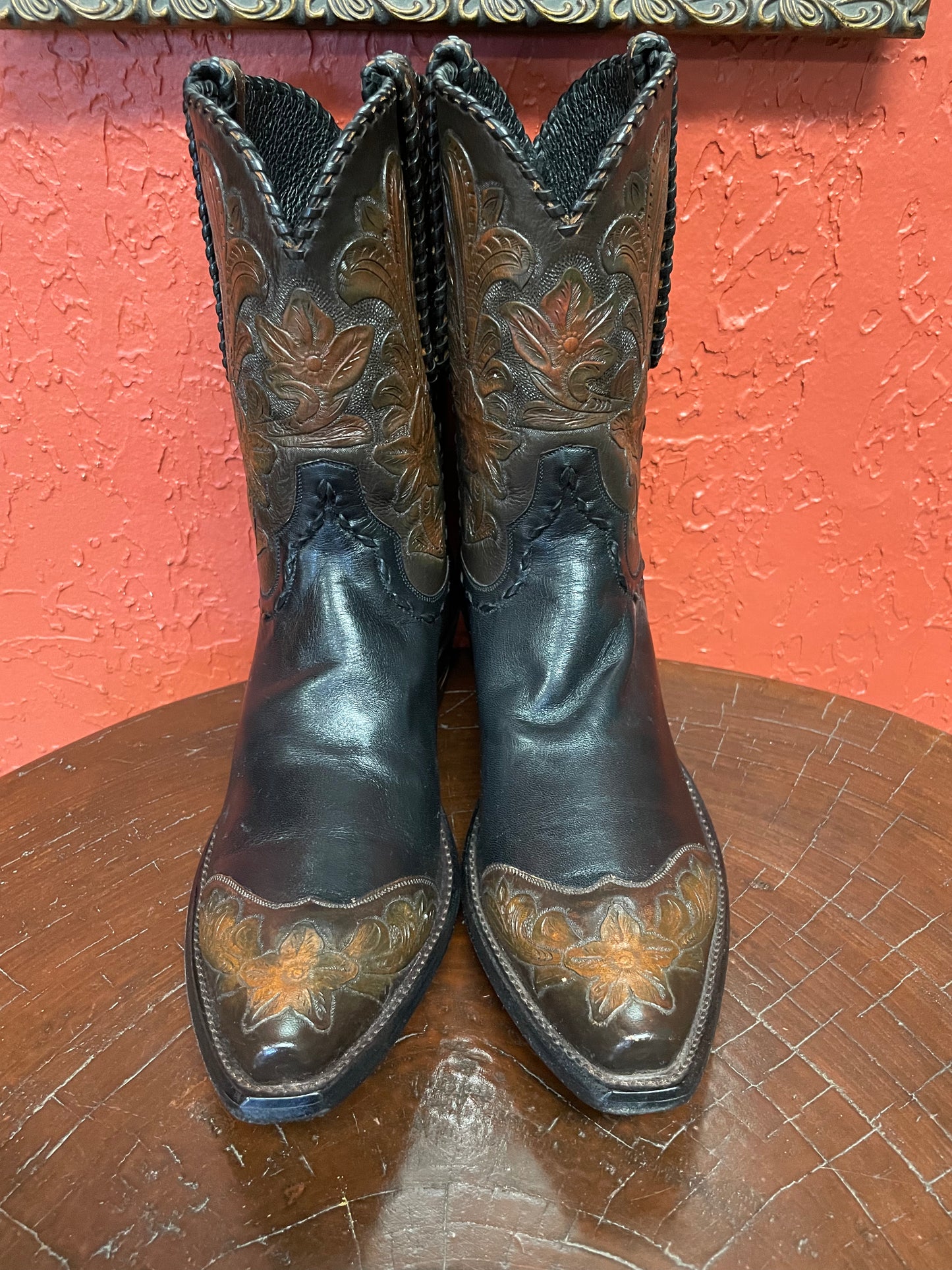 Stargazers Noir Et Cafe Cowgirl