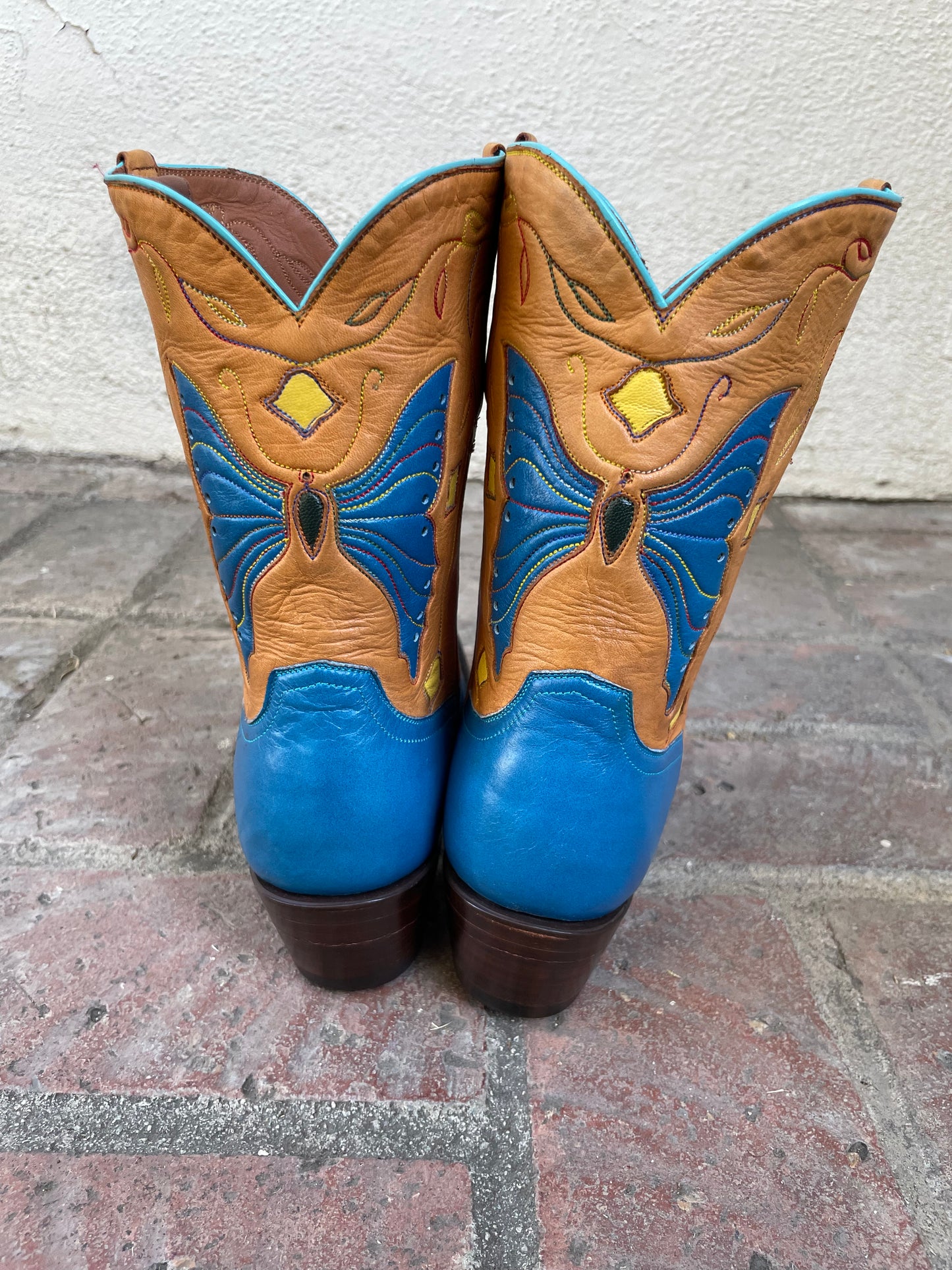 Bleu Papillon Cowgirl