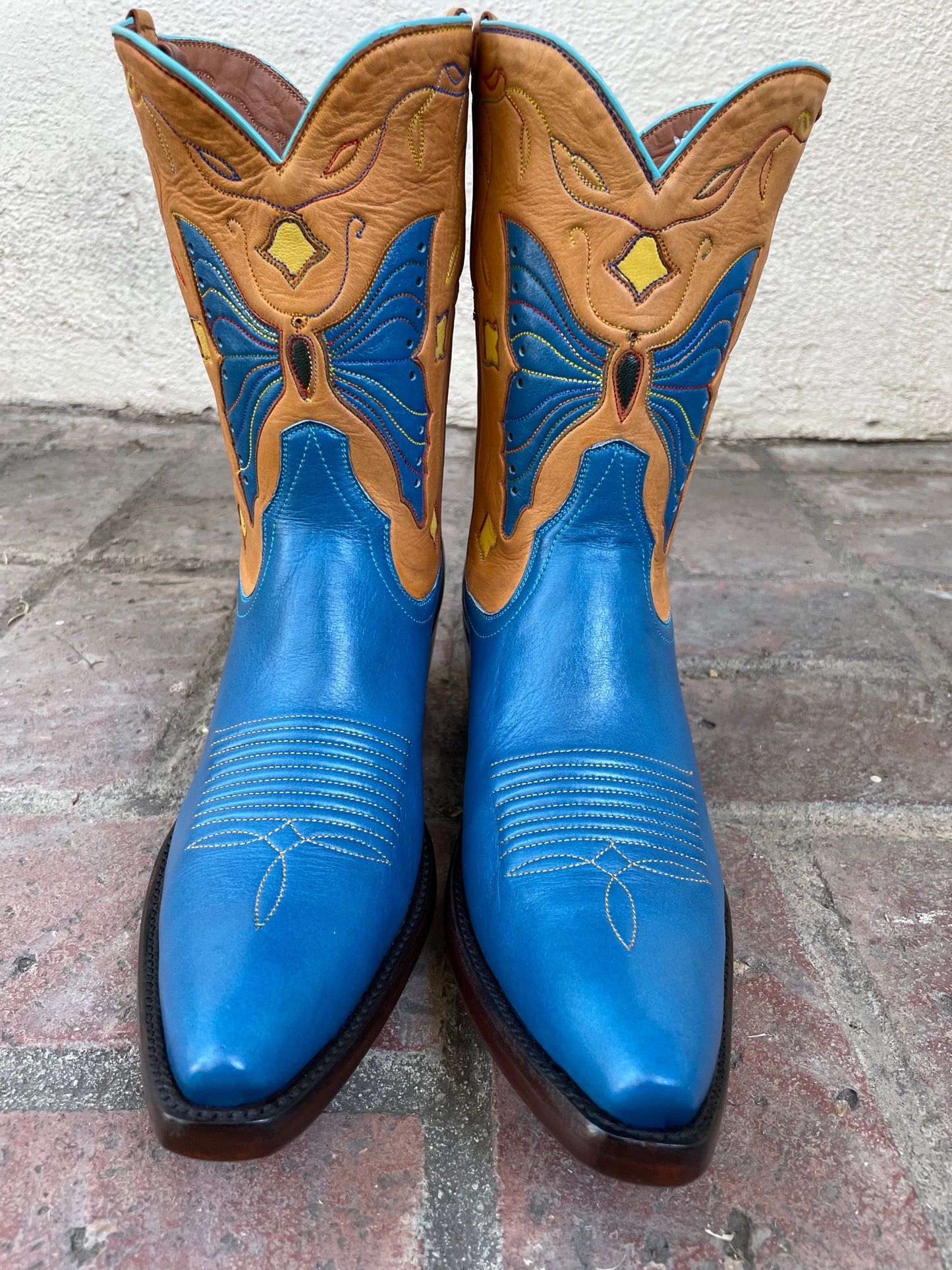 Bleu Papillon Cowgirl
