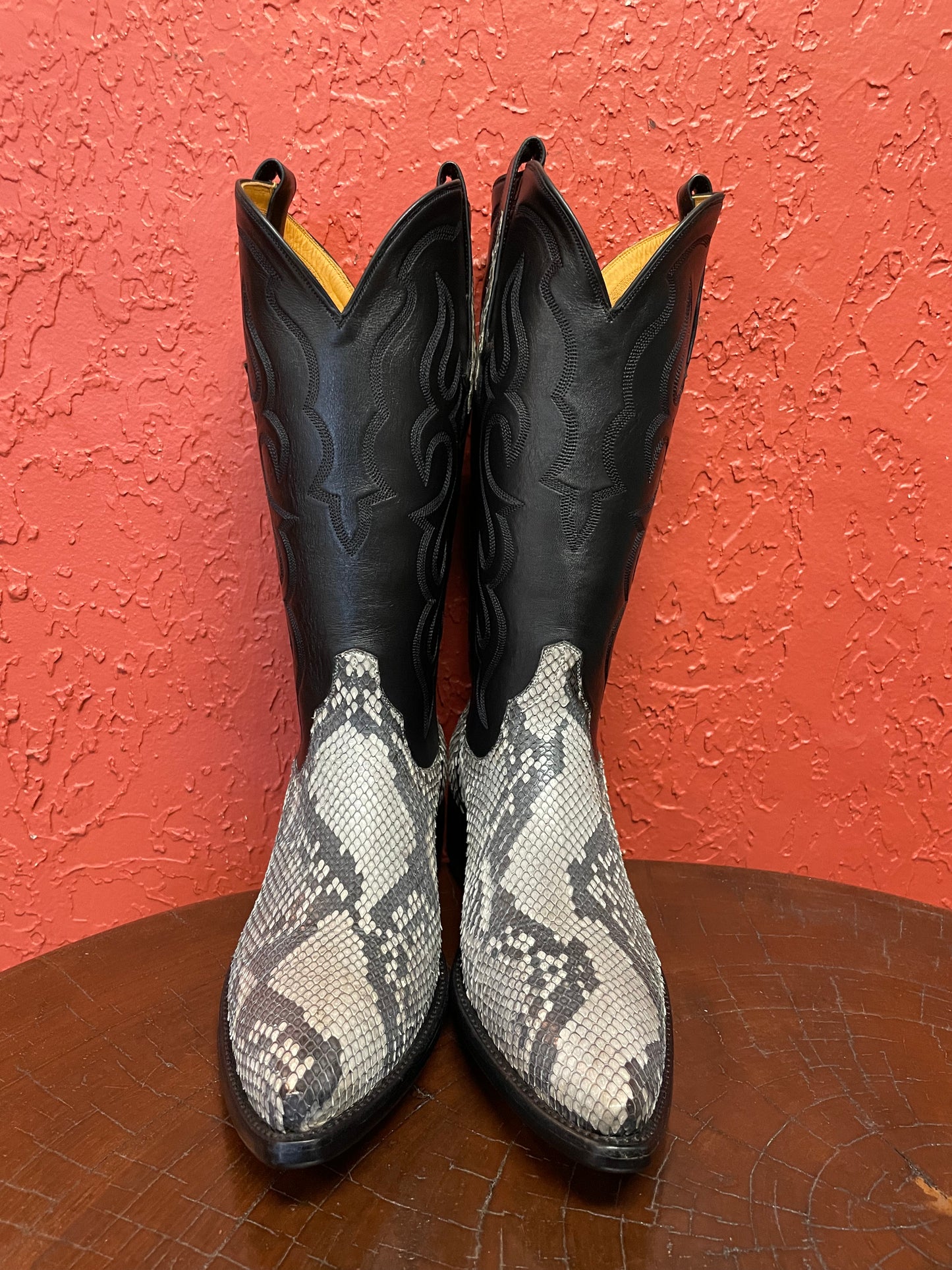 Homme Gris Et Blanc Python Cowboy