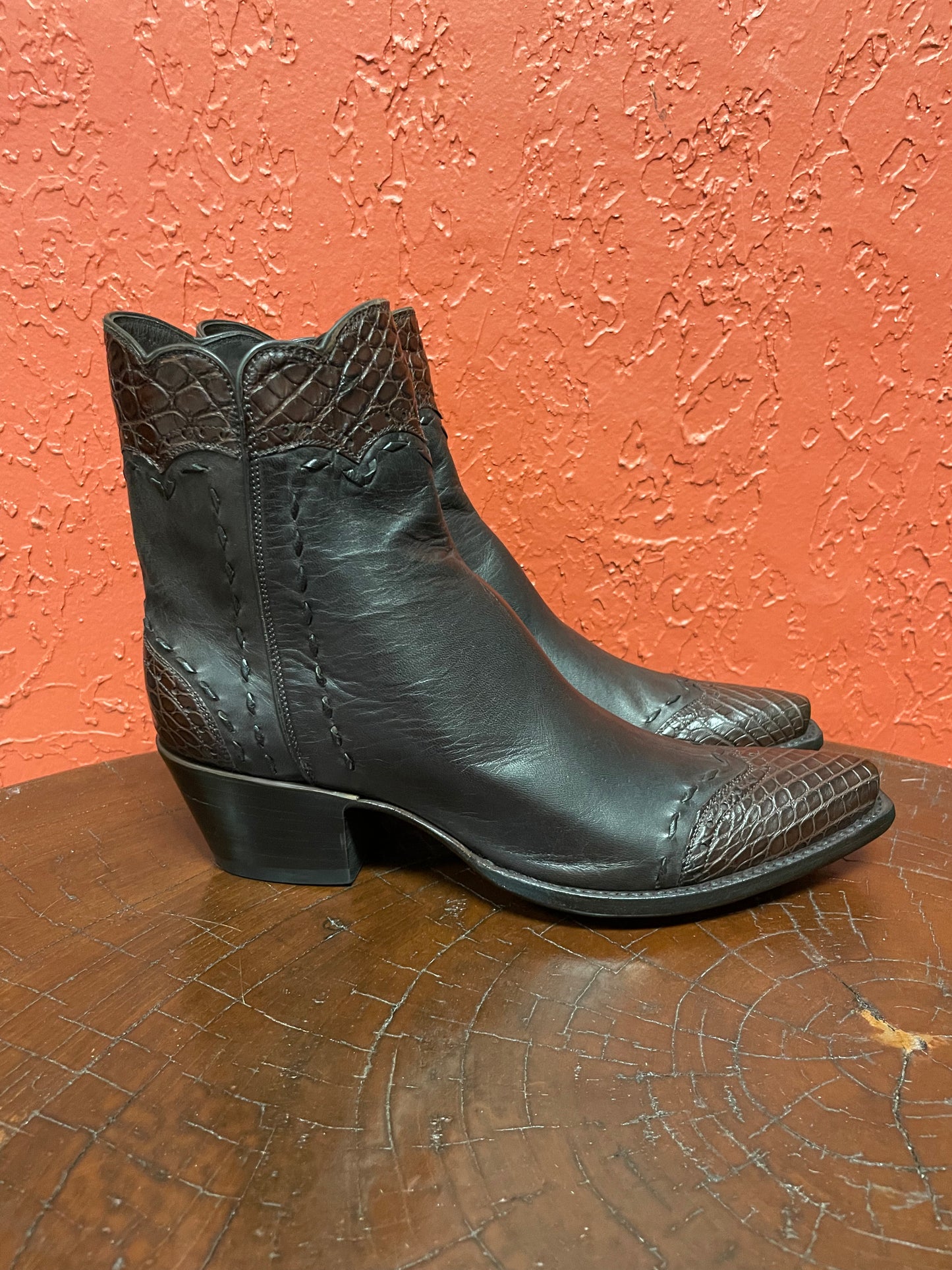 Femme Espresso Calf Et Sport Rust Crocodile Trim With Buckstitch Zorro