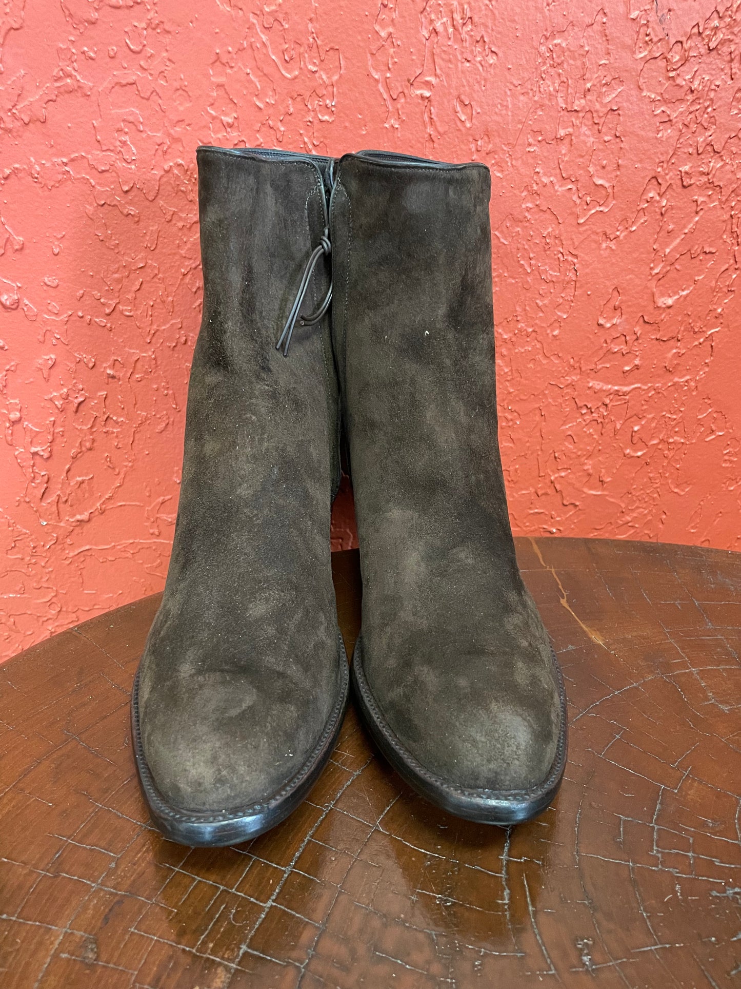 Seamless Chocolát Calfskin Suede Zorro