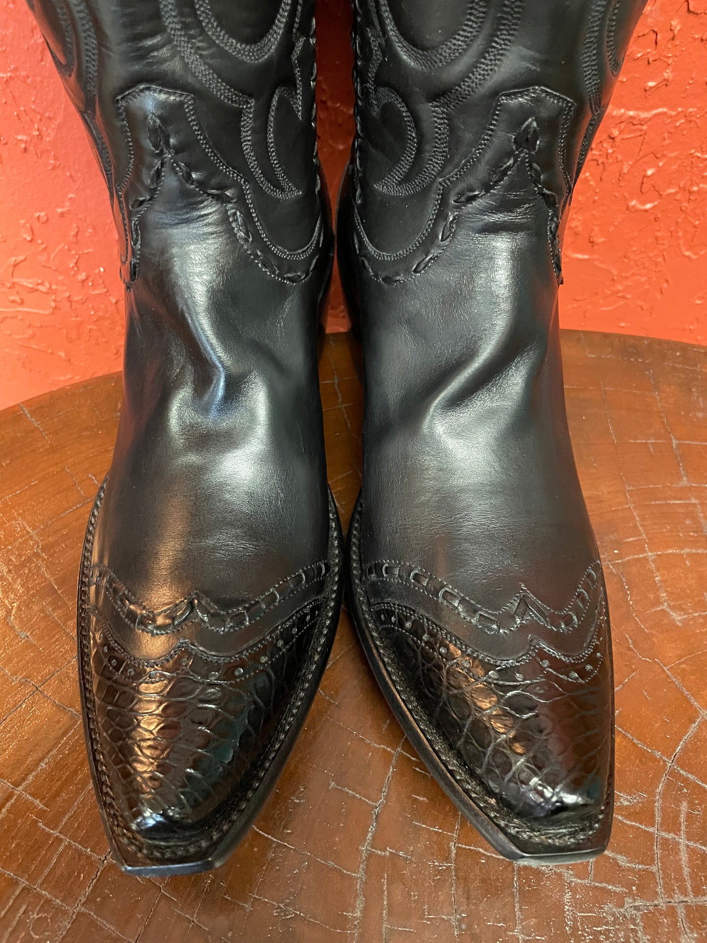 Homme Calfskin Noir With Alligator Trim Western