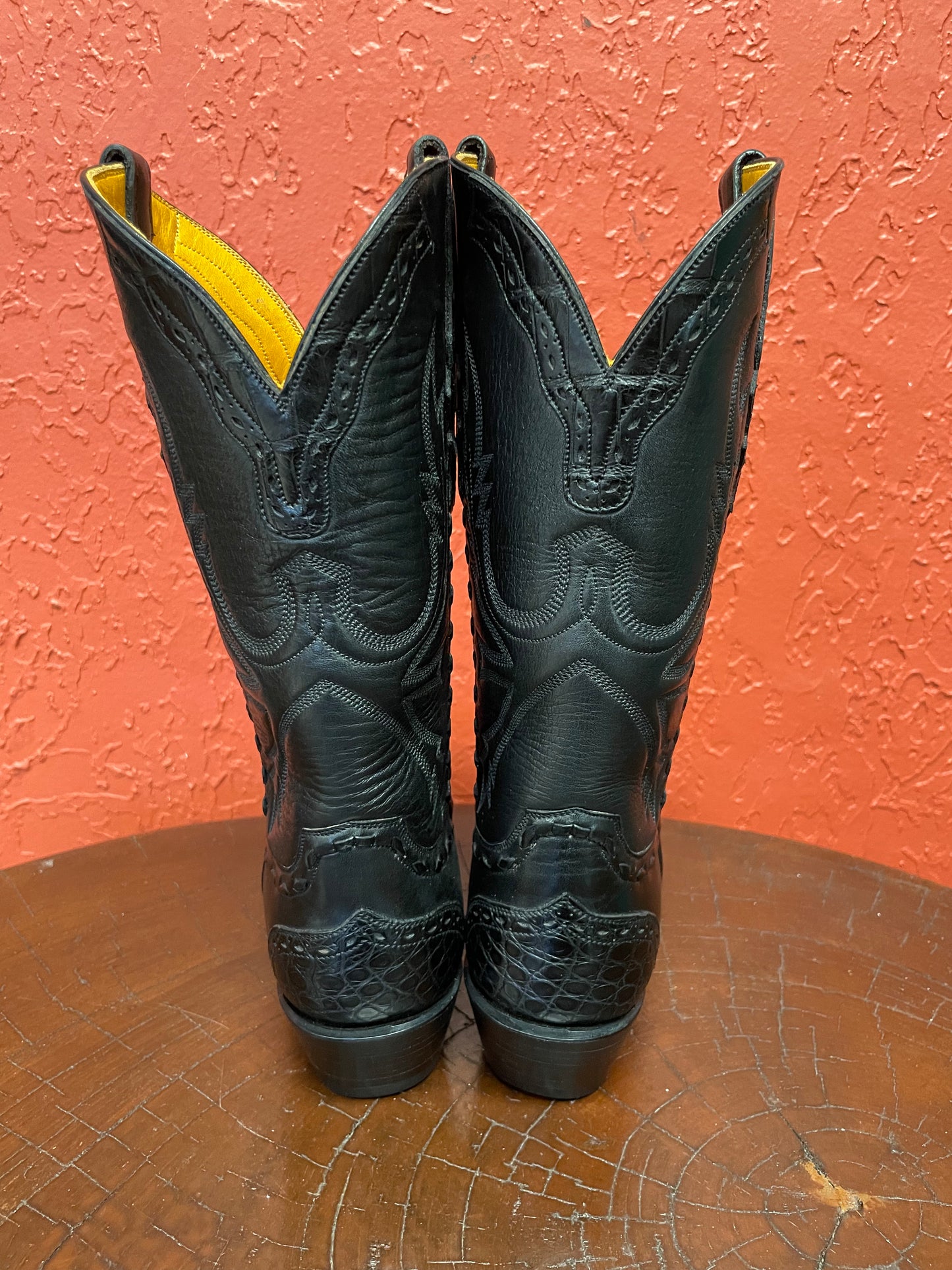 Calfskin with Alligator Trim Cowgirl in Noir