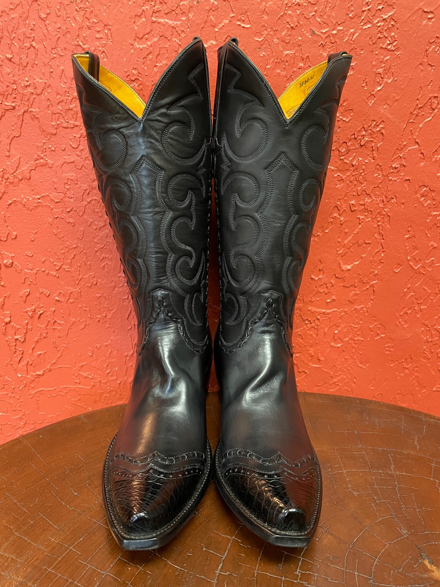 Homme Calfskin Noir With Alligator Trim Western