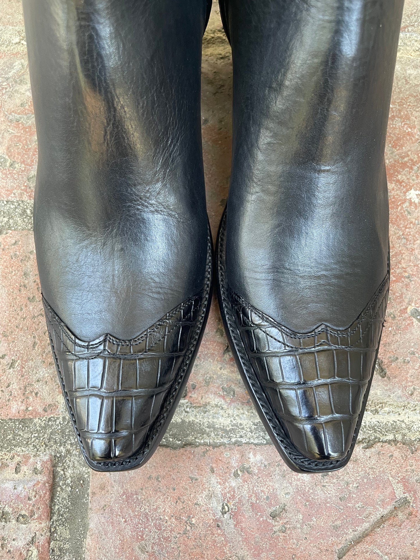Femme Noir Calfskin With Noir Caiman Zorro
