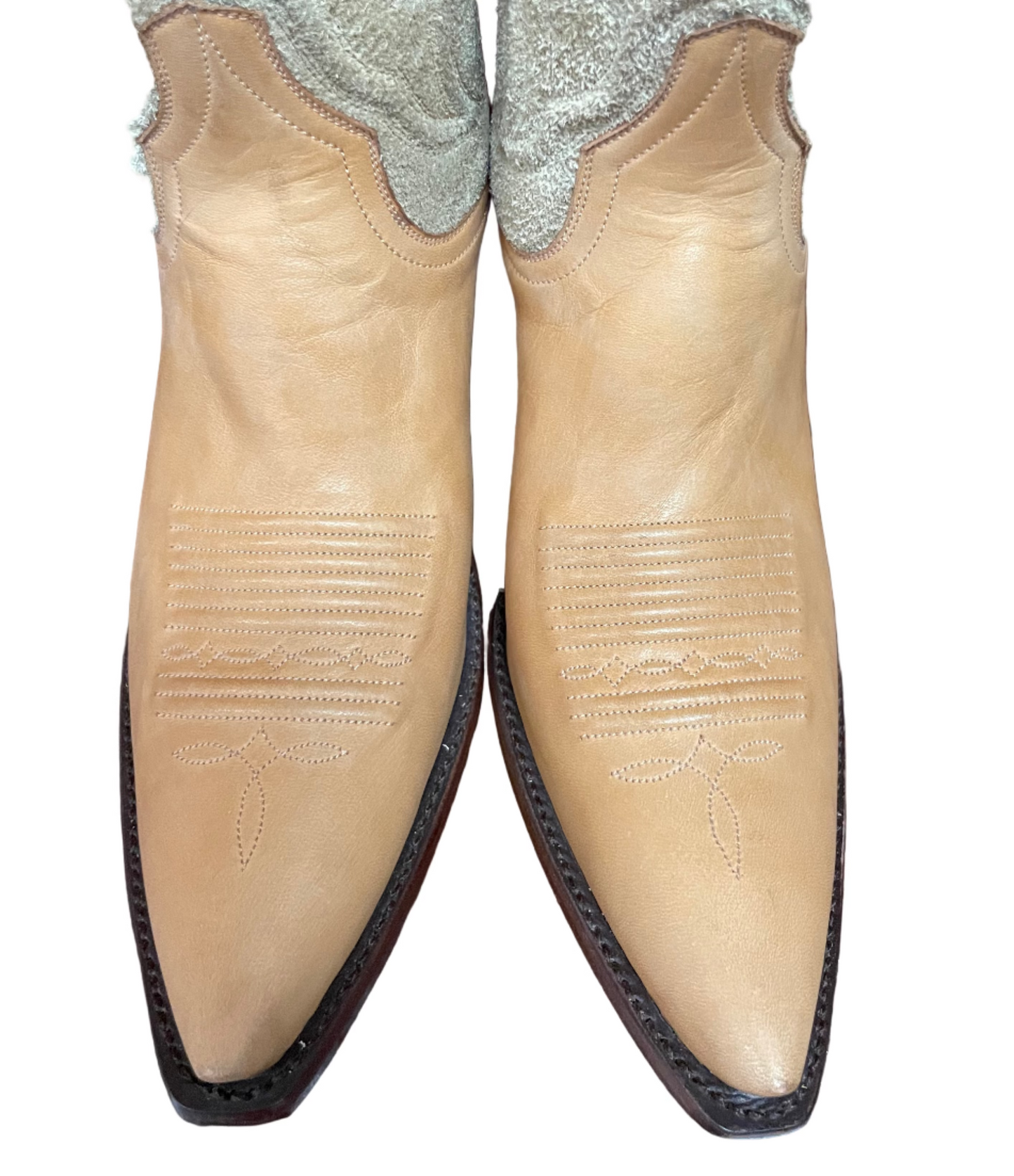 Two Toned Classique Cowgirl