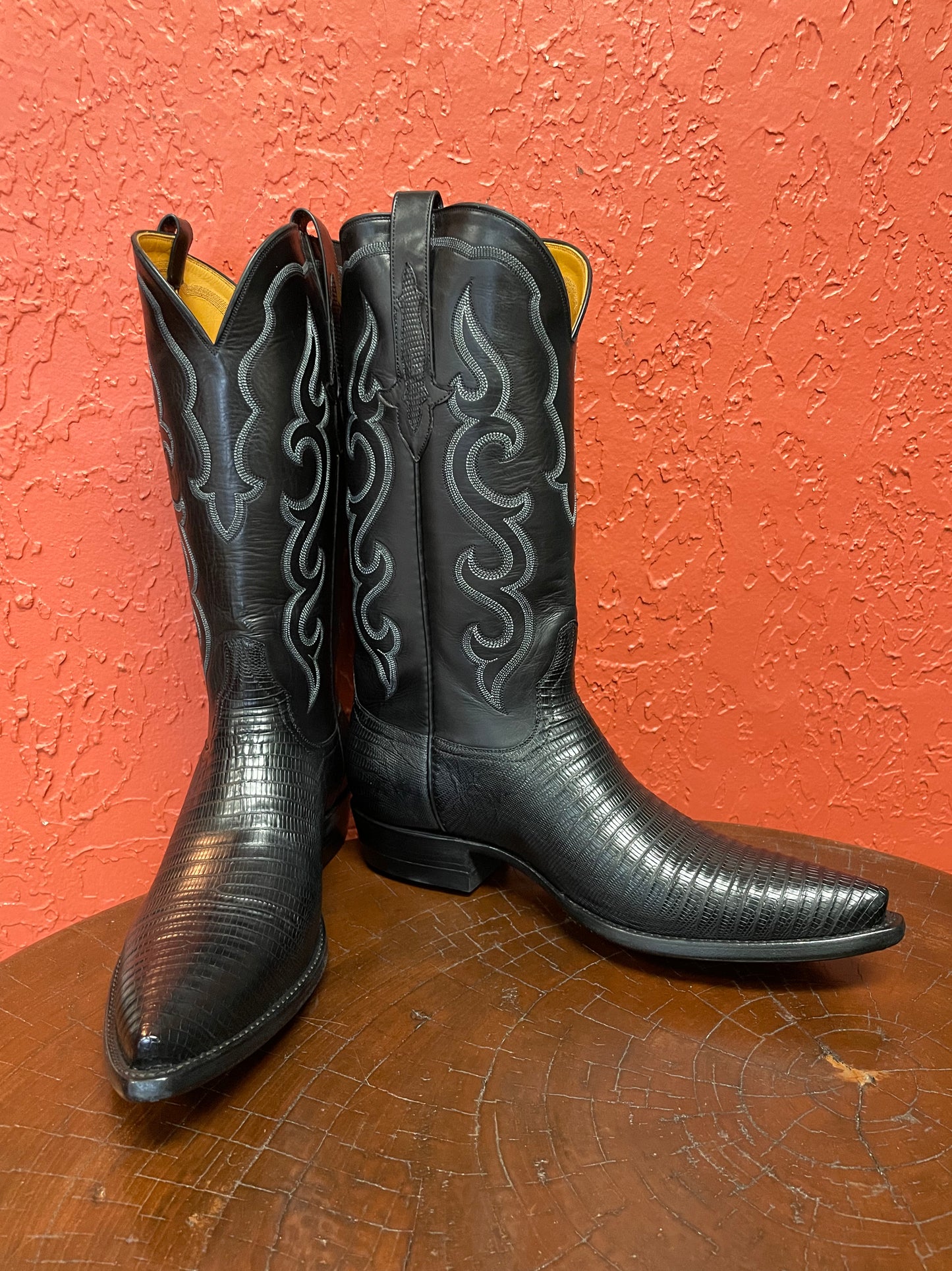 Homme Noir Teju Lizard Cowboy