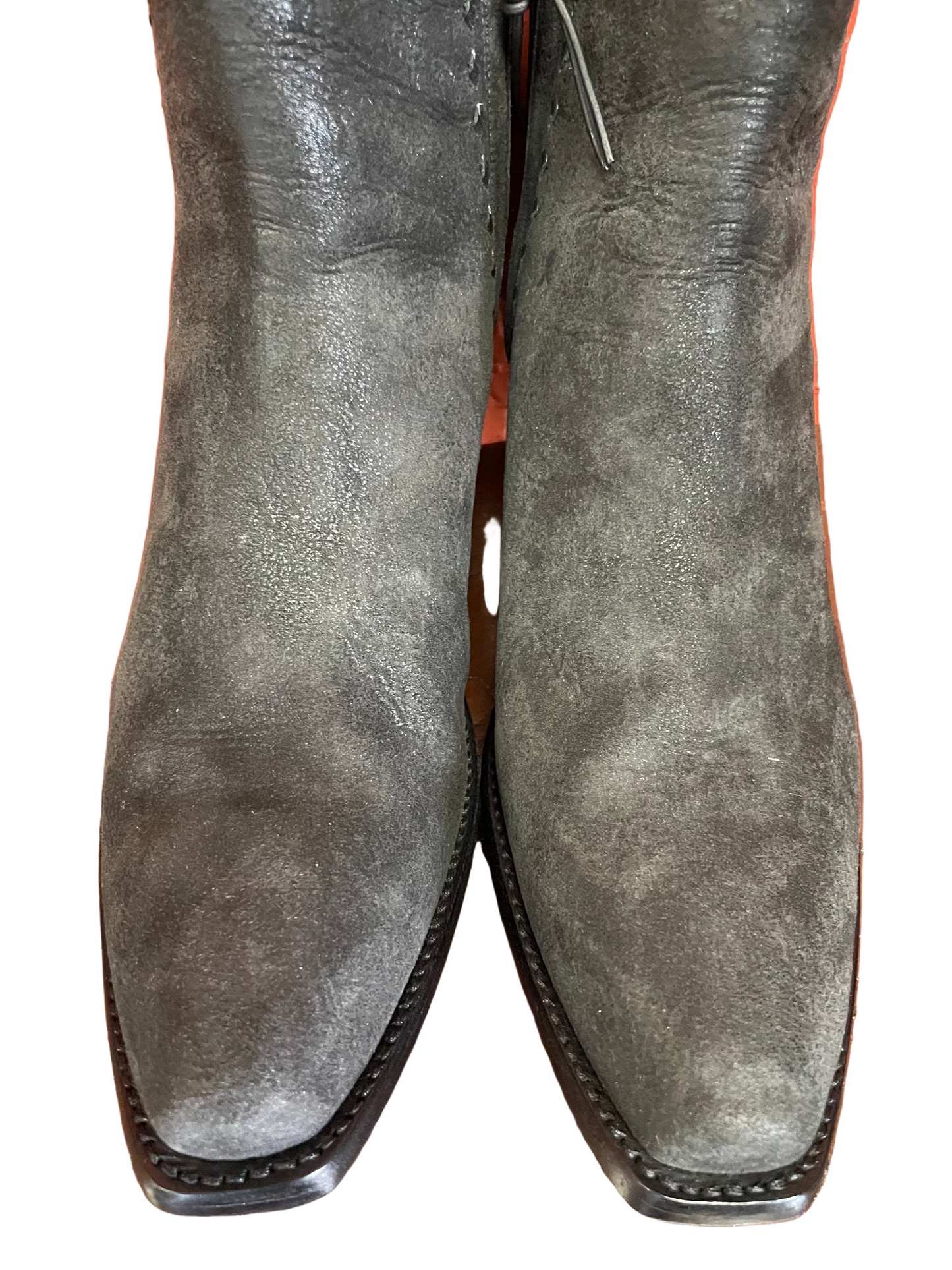 Aged Lambsuede Zip With Buckstitch in Noir