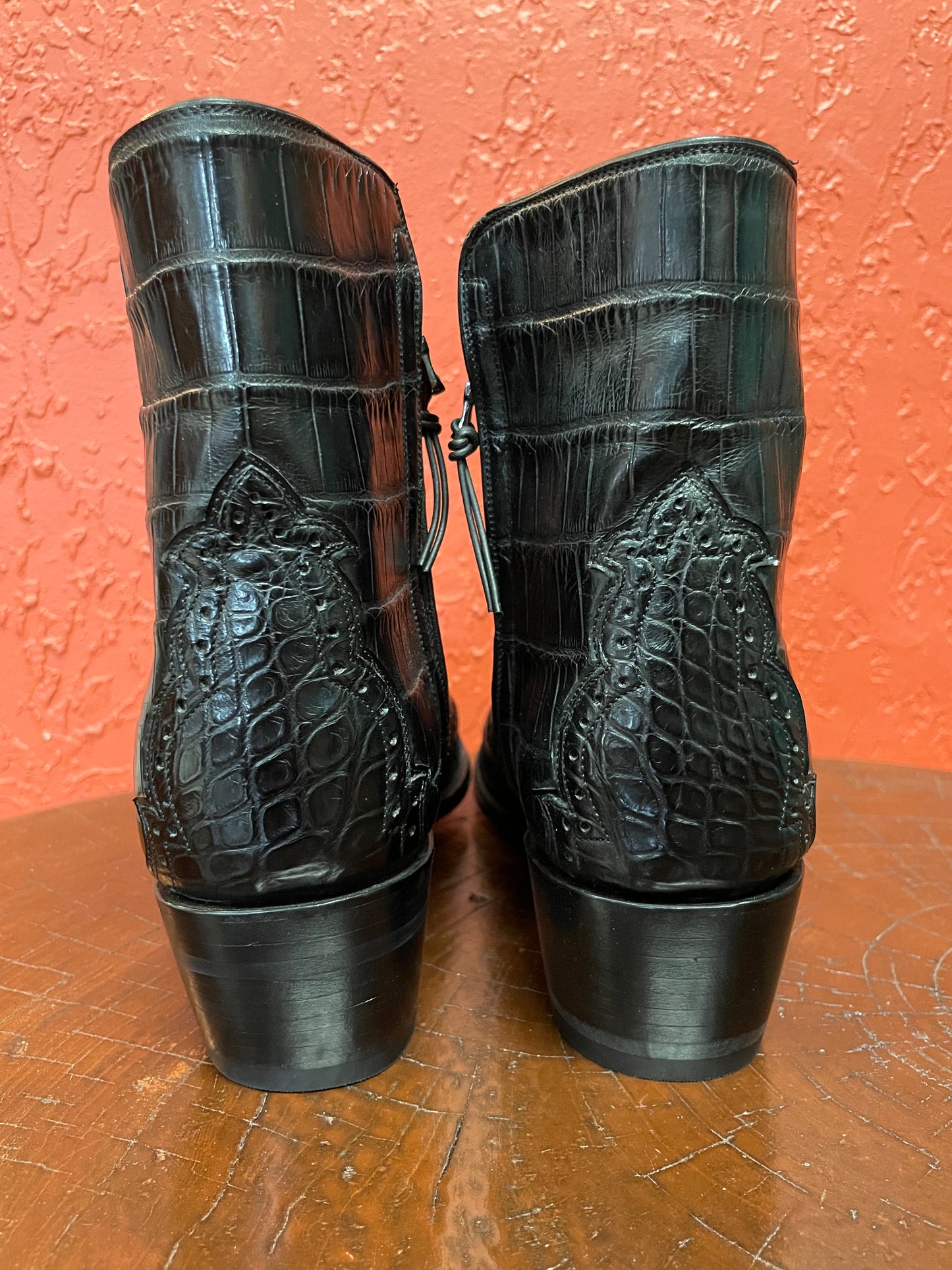 Majestic Noir Alligator Belly Zorro