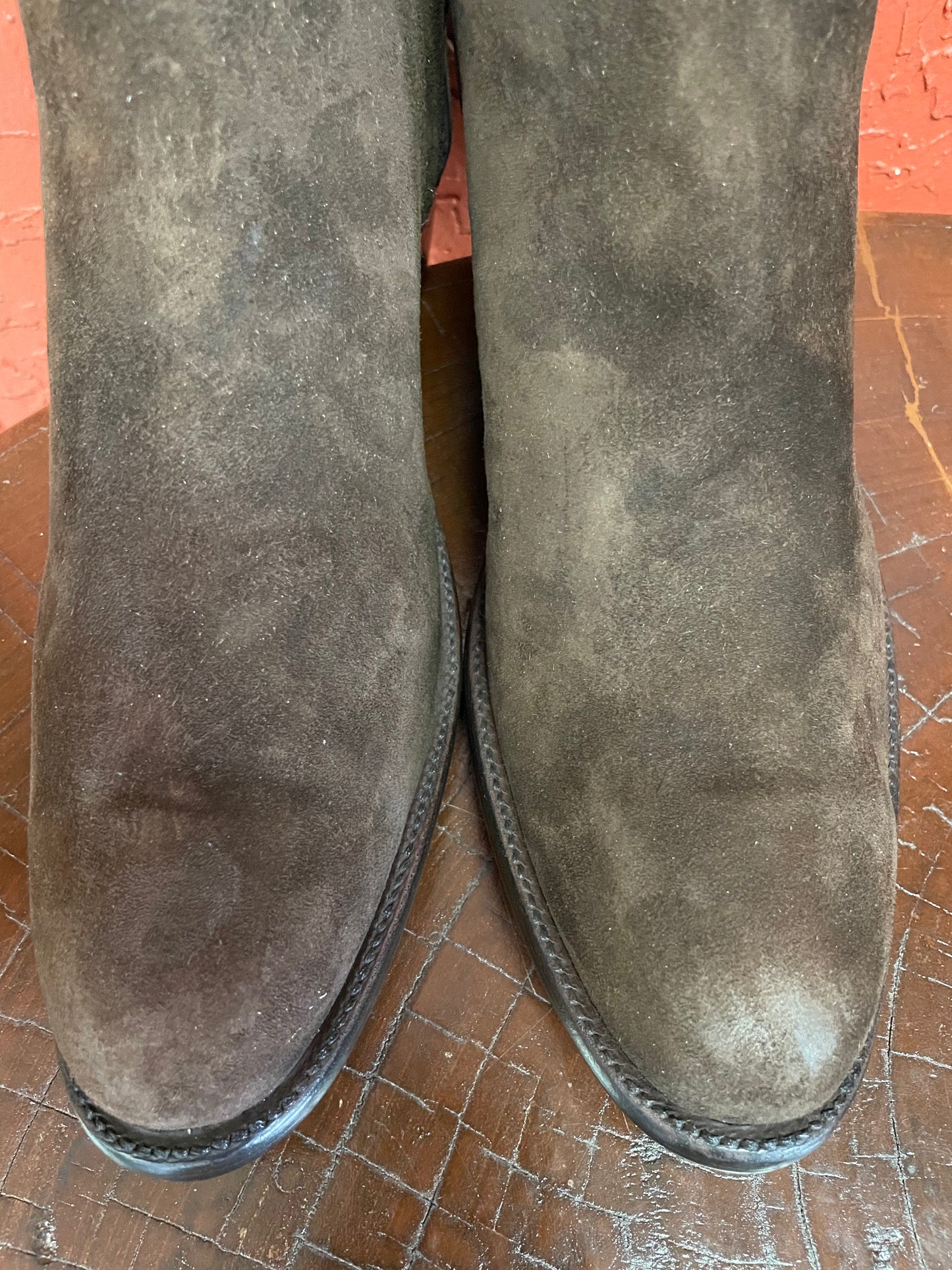 Seamless Chocolát Calfskin Suede Zorro