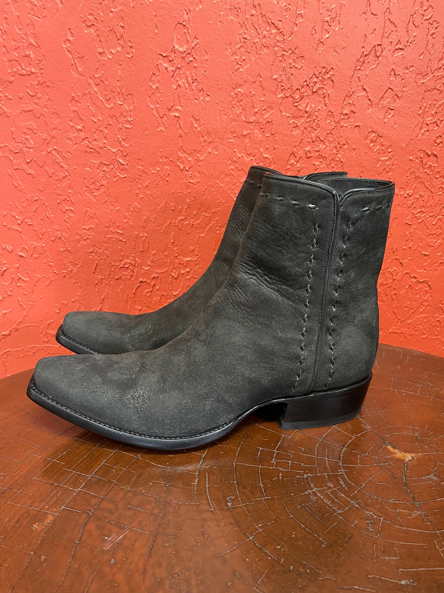 Aged Noir Lambsuede Zorro With Buckstitch