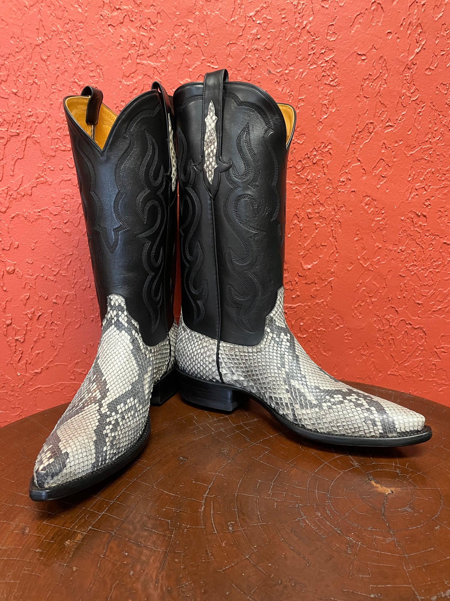 Homme Gris Et Blanc Python Cowboy