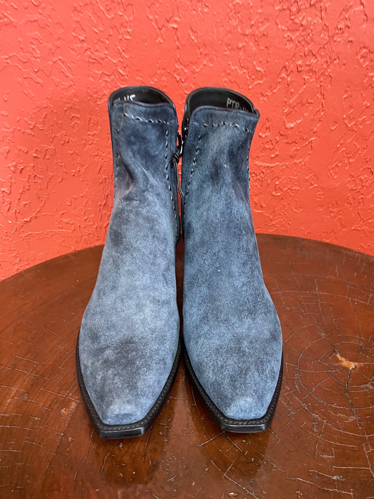 Aged Blue Lambsuede Zorro