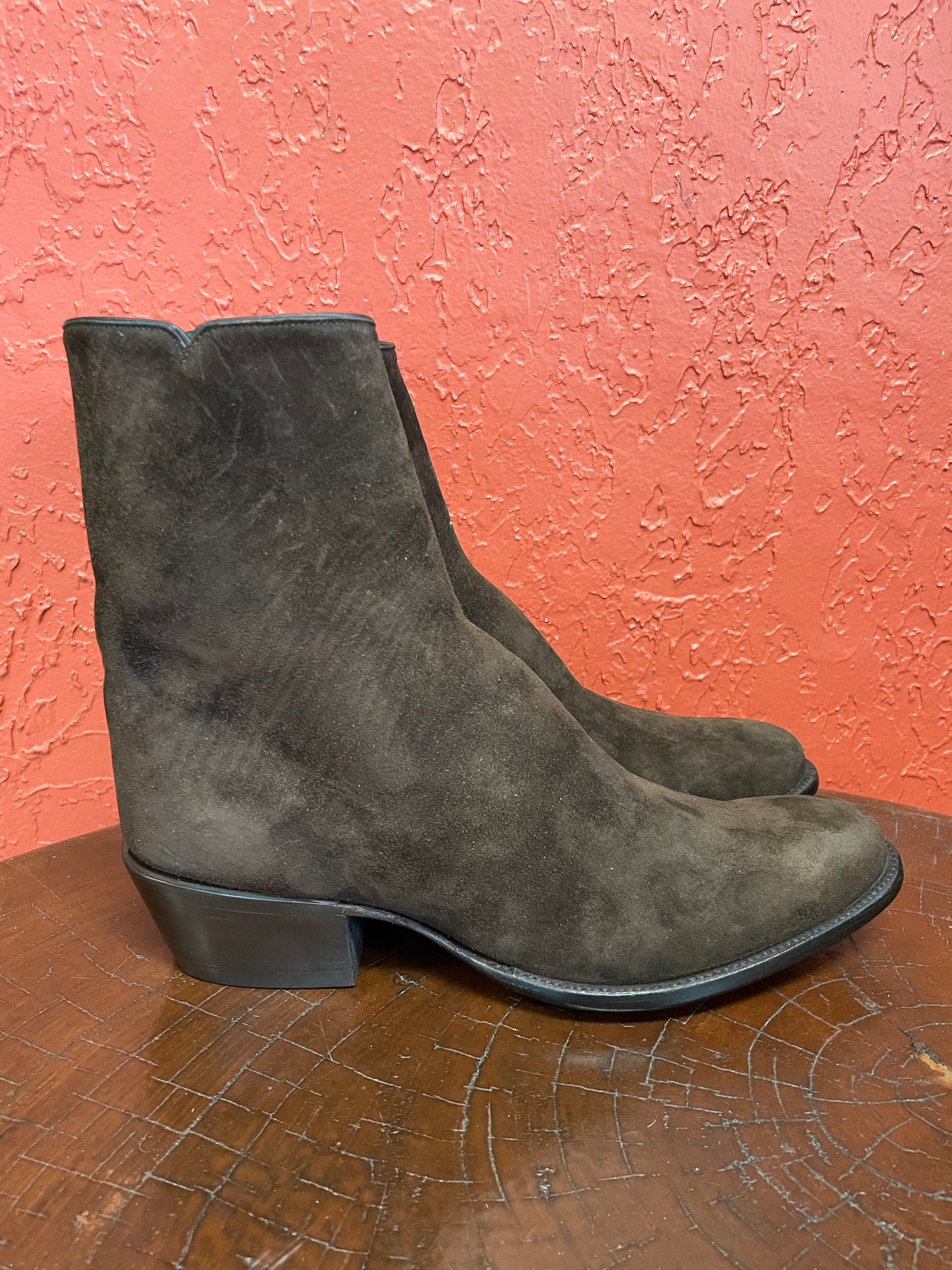 Seamless Chocolát Calfskin Suede Zorro