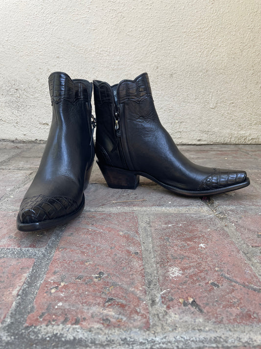 Femme Noir Calfskin With Noir Caiman Zorro
