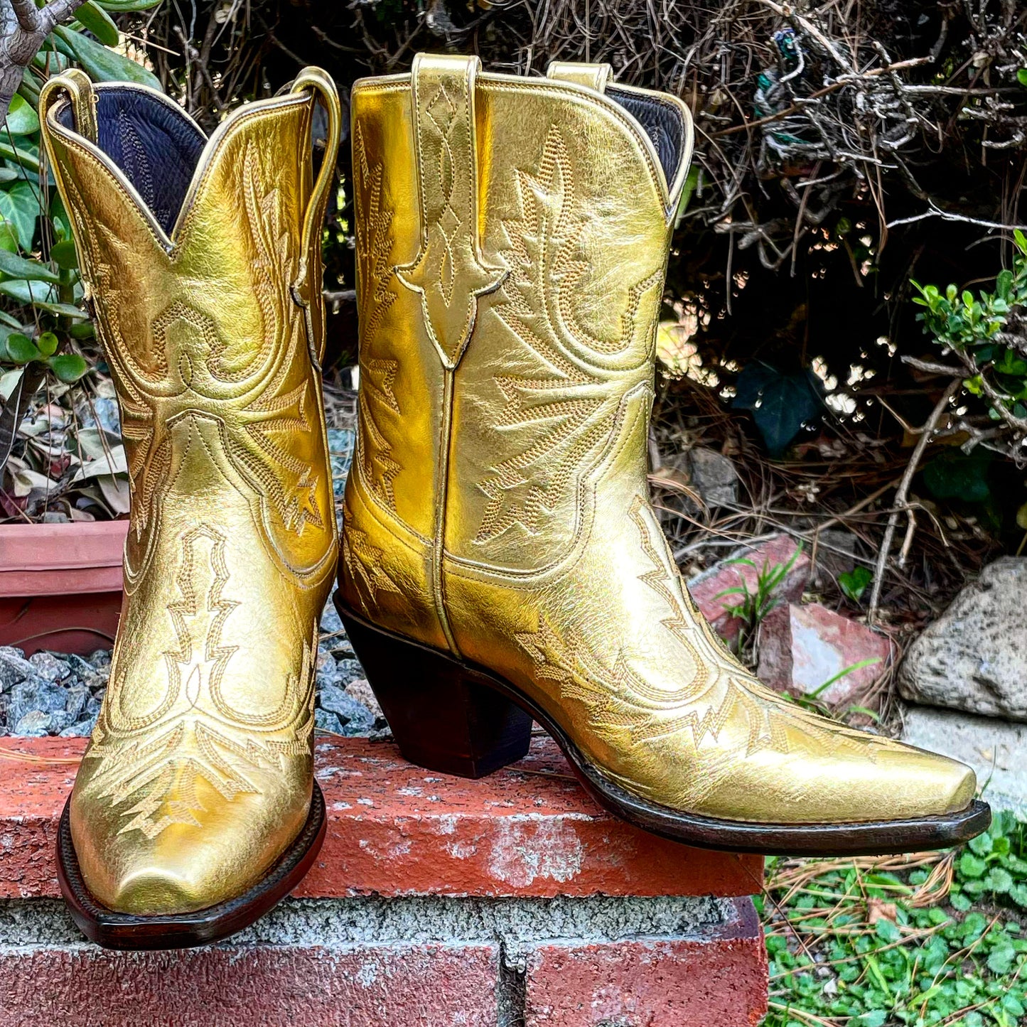 Metallic Gold Pee Wee