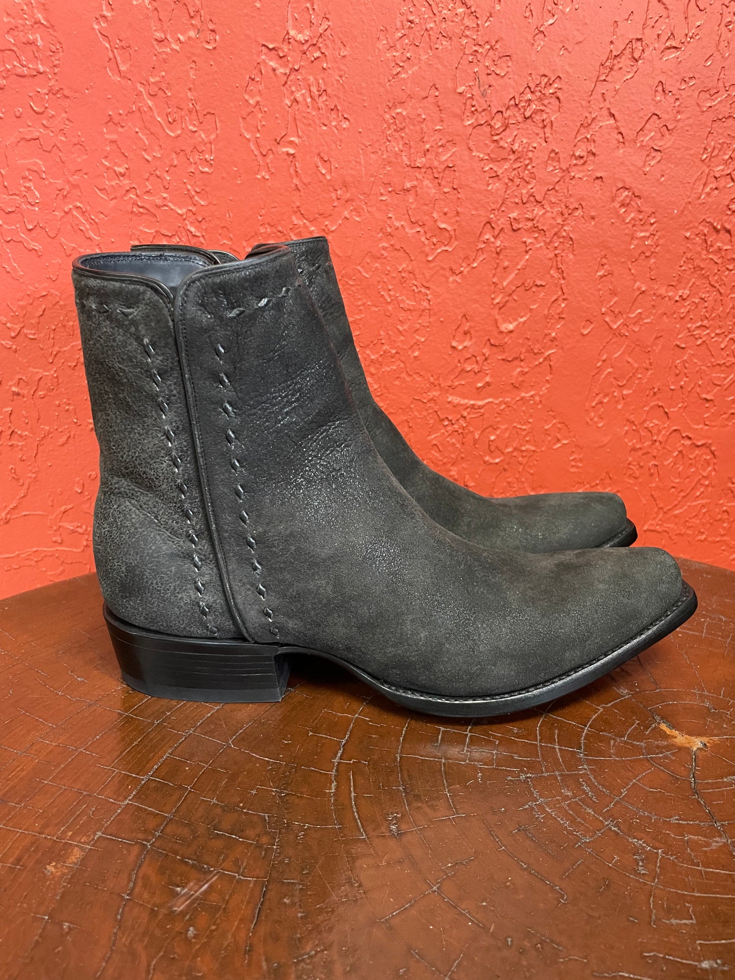 Aged Noir Lambsuede Zorro With Buckstitch