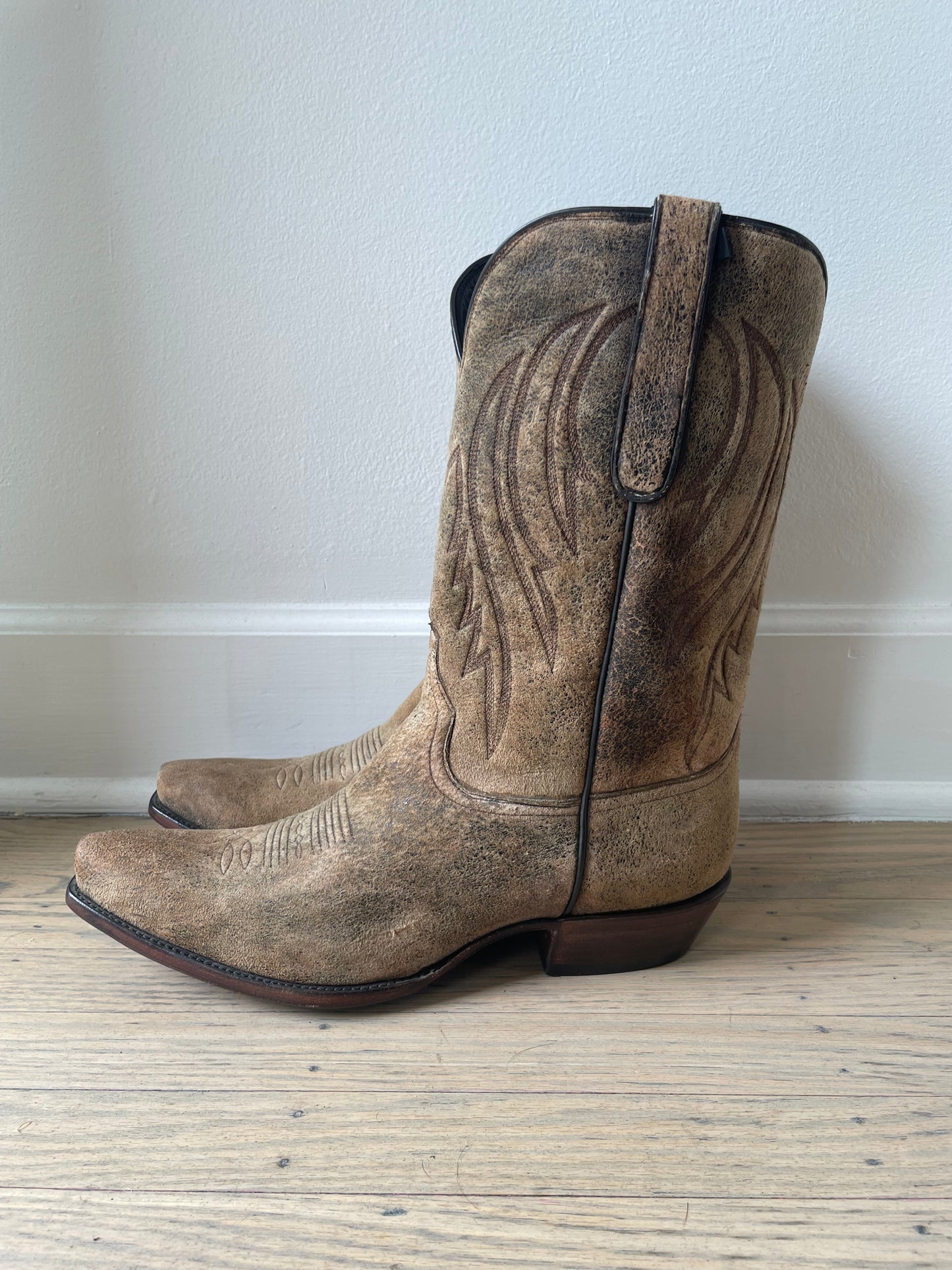 Distressed Camelbreak Lambsuede Cowboy Boot