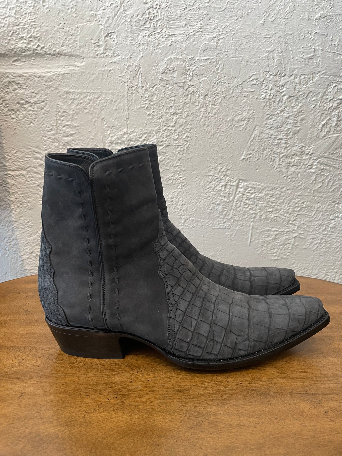 Nubuck Gator Belly with Matching Nubuck Calf Zip in Gray