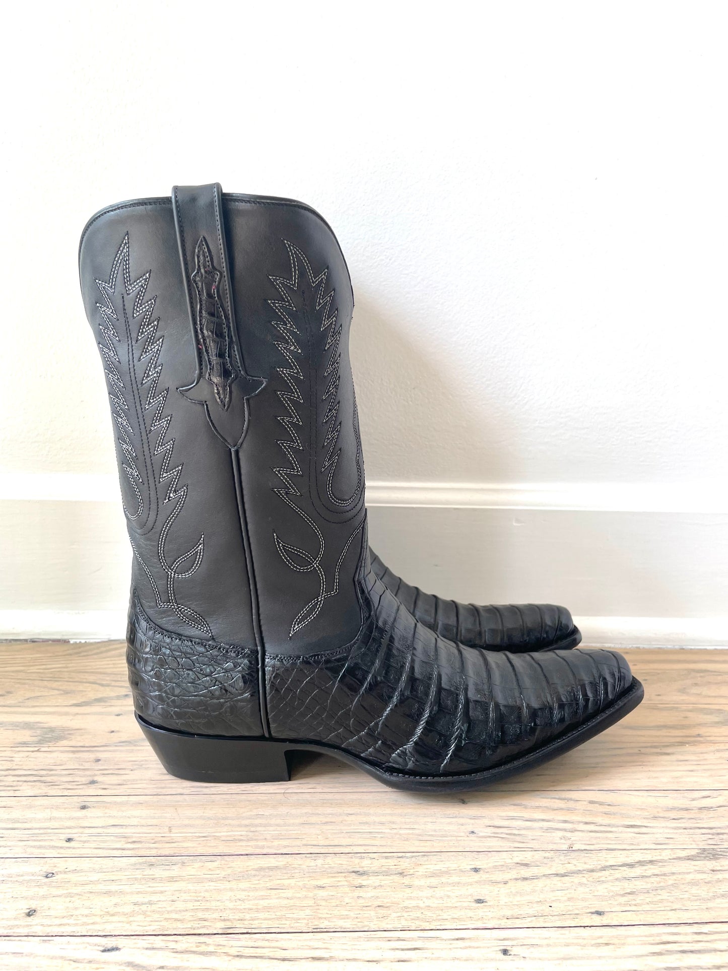 Caiman Belly Cowboy Boot in Noir