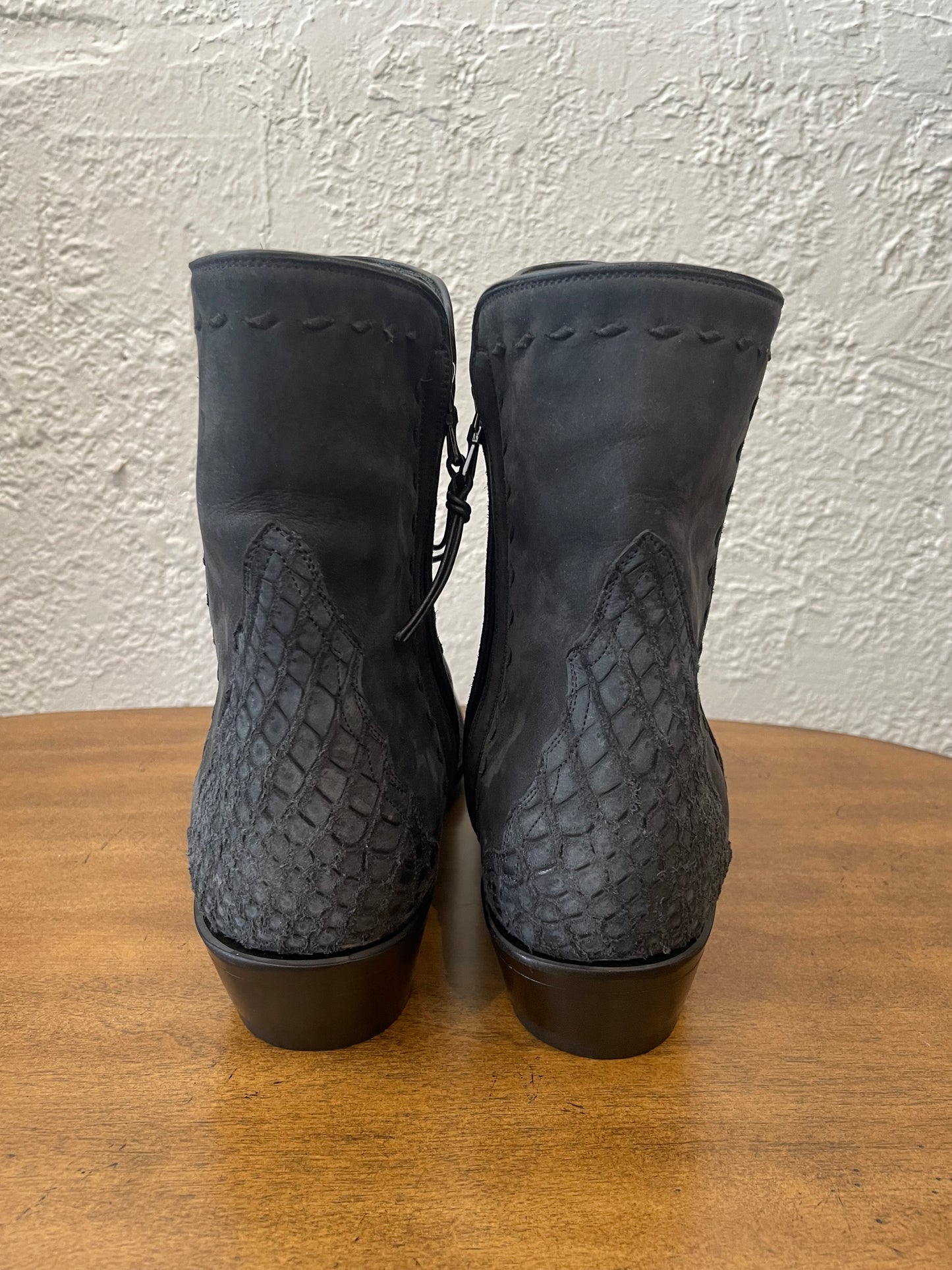 Nubuck Gator Belly with Matching Nubuck Calf Zip in Gray